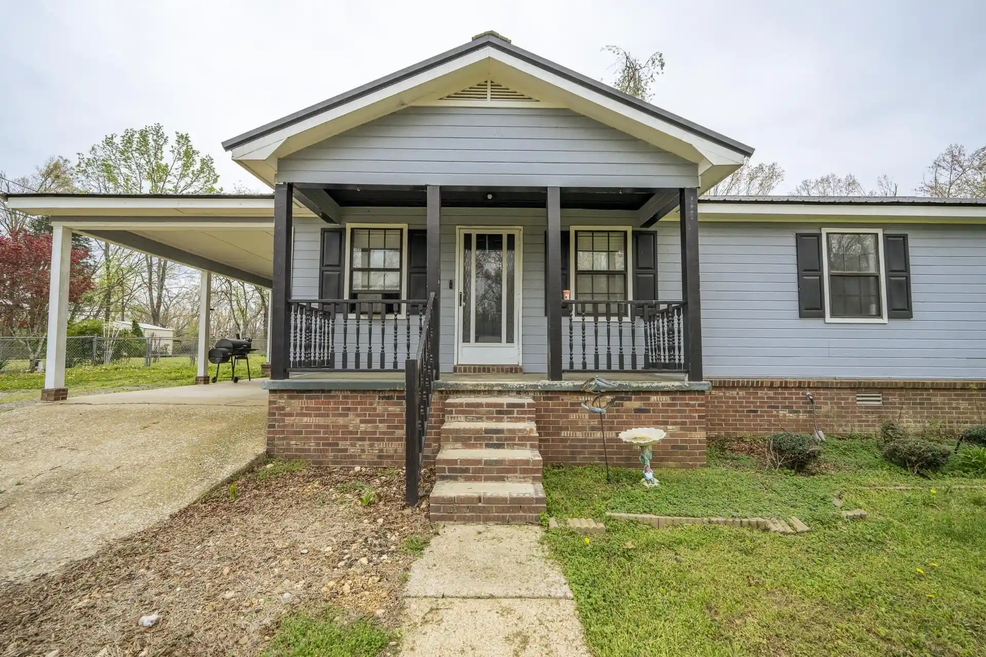 Homes for sale in Savannah, TN | 235 Parkview Dr, Savannah, TN 38372 | MLS# 10218081