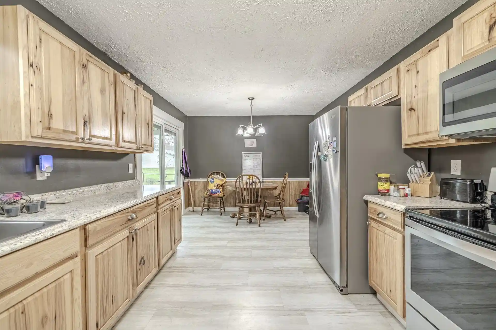 Homes for sale in Savannah, TN | 235 Parkview Dr, Savannah, TN 38372 | MLS# 10218081