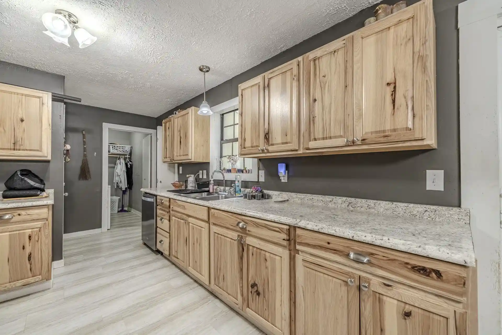 Homes for sale in Savannah, TN | 235 Parkview Dr, Savannah, TN 38372 | MLS# 10218081