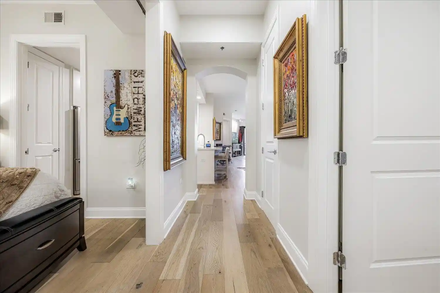 2nd image of The Artesian Condominiums, Memphis, TN 38103