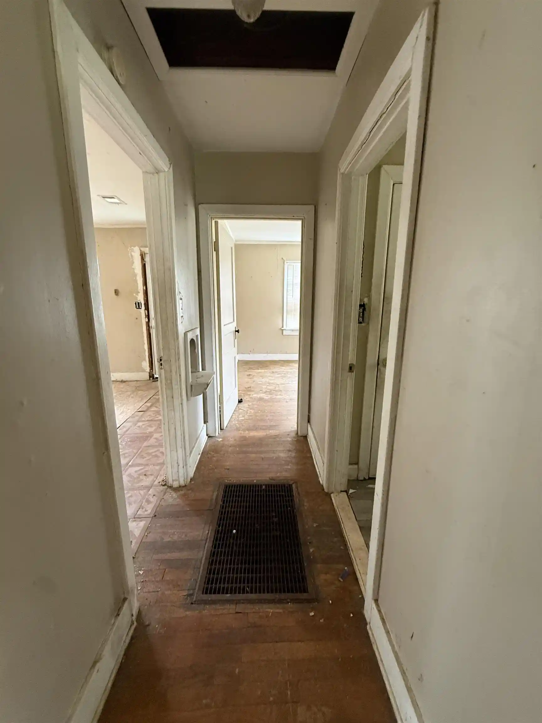 Photo 3 of Sale Pending at 66 E Rollins Rd, Memphis, TN 38109 | MLS# 10218354 | Listing updated on 2026-05-13