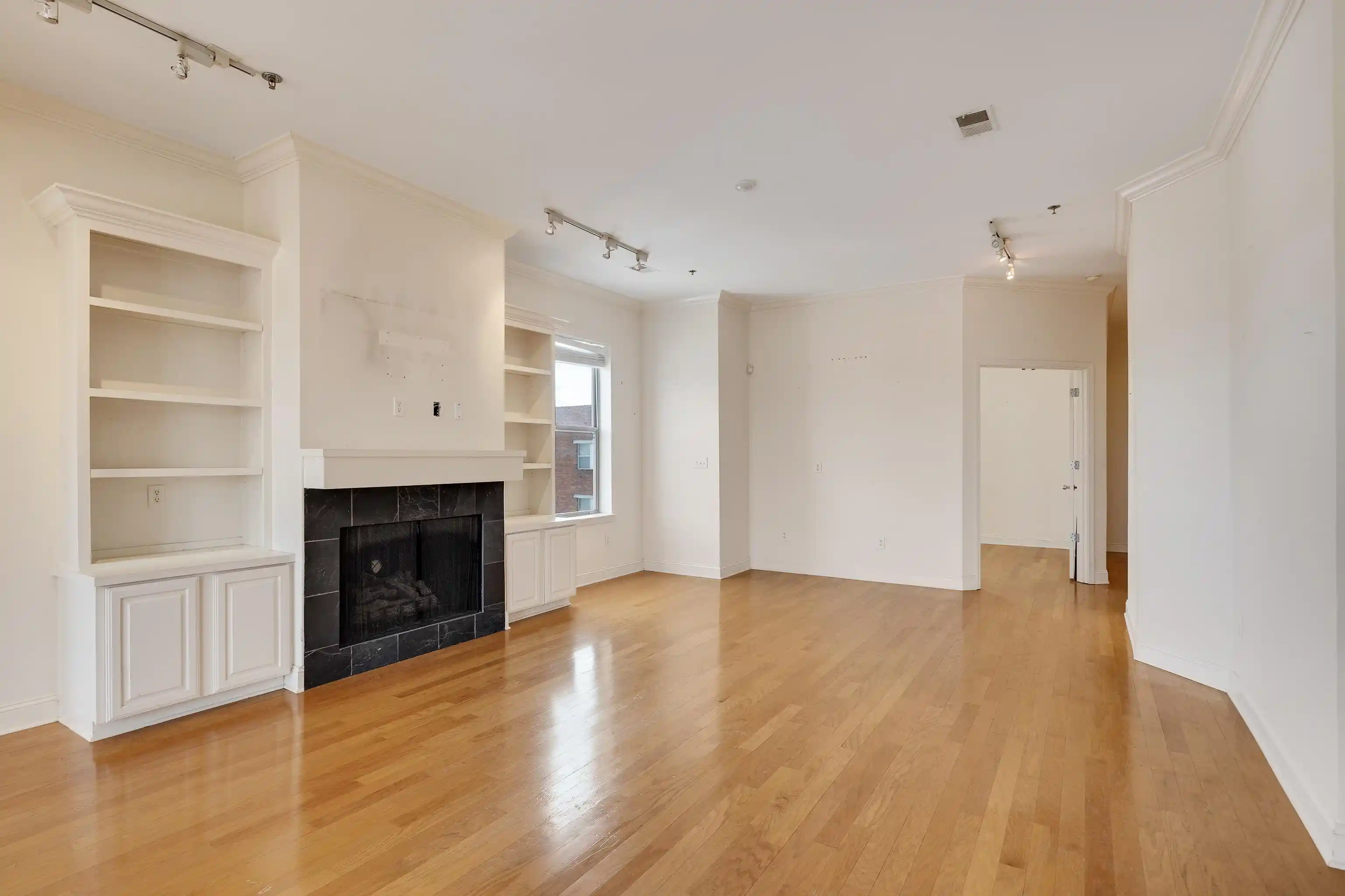 Photo 3 of Condo for sale at 21 Mina Ave #309, Memphis, TN 38103 | MLS# 10218527 | Listing updated on 2026-07-15