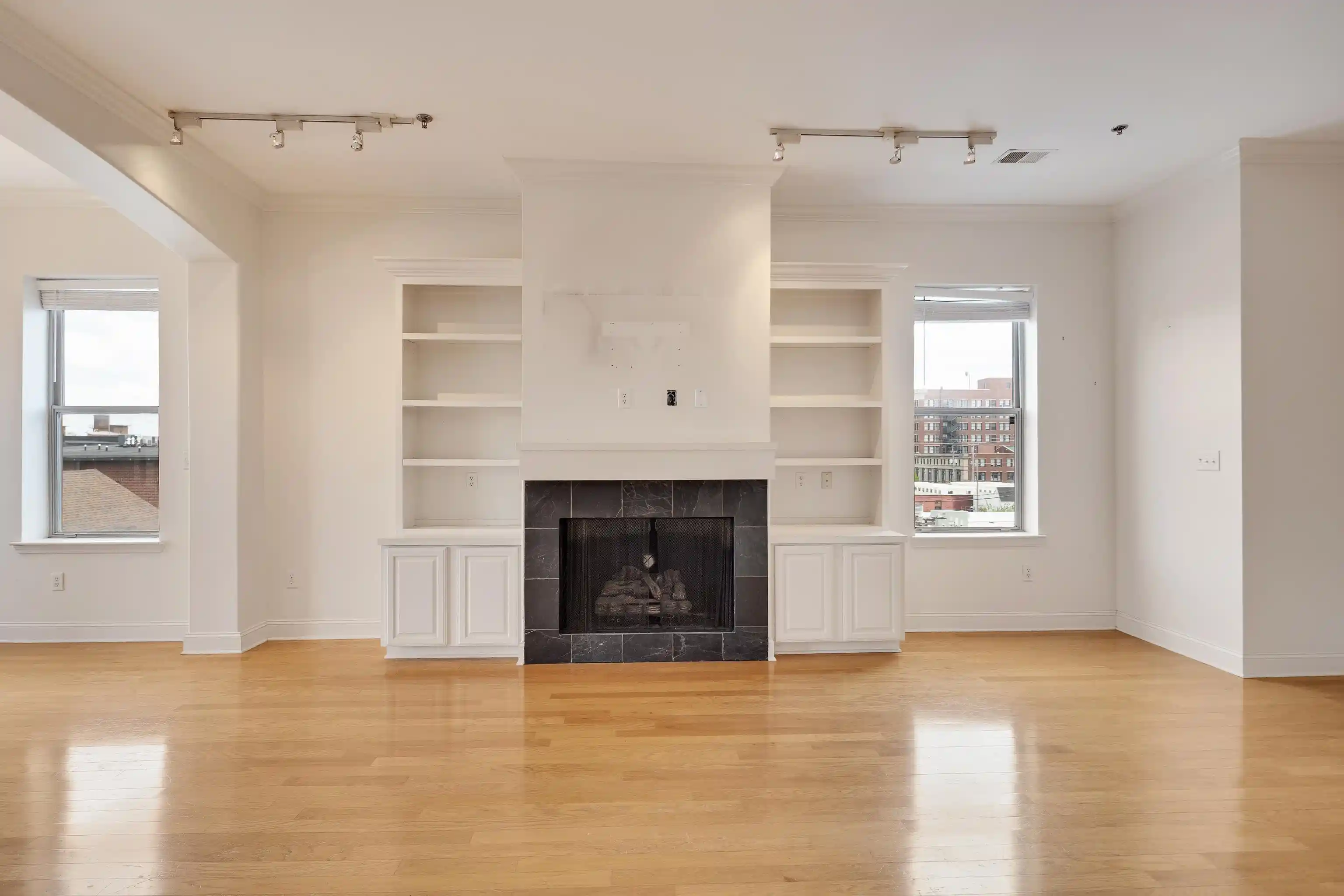 Photo 4 of Condo for sale at 21 Mina Ave #309, Memphis, TN 38103 | MLS# 10218527 | Listing updated on 2026-07-15