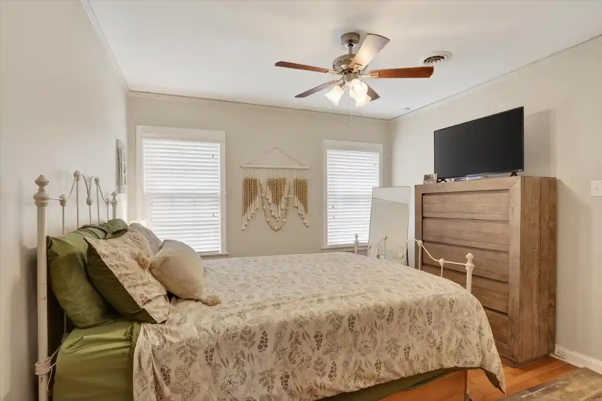 Photo 2 of Sale Pending at 404 S Reese St, Memphis, TN 38111 | MLS# 10218562 | Listing updated on 2026-09-14