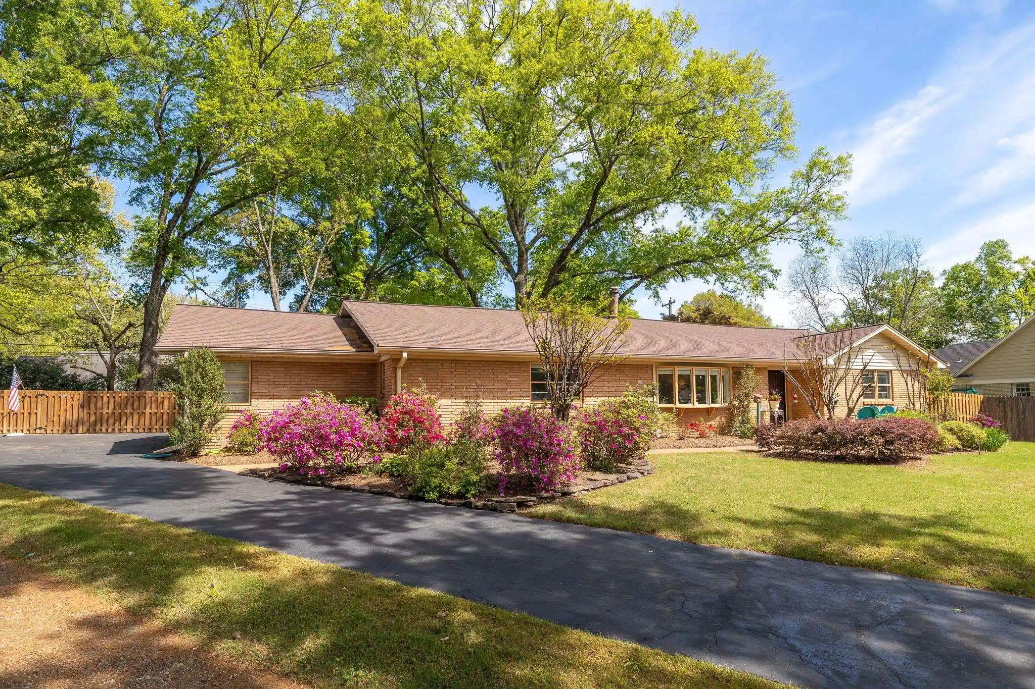 1st image of 1247 W Yorkshire Cv, Memphis, TN 38119 | MLS# 10218622