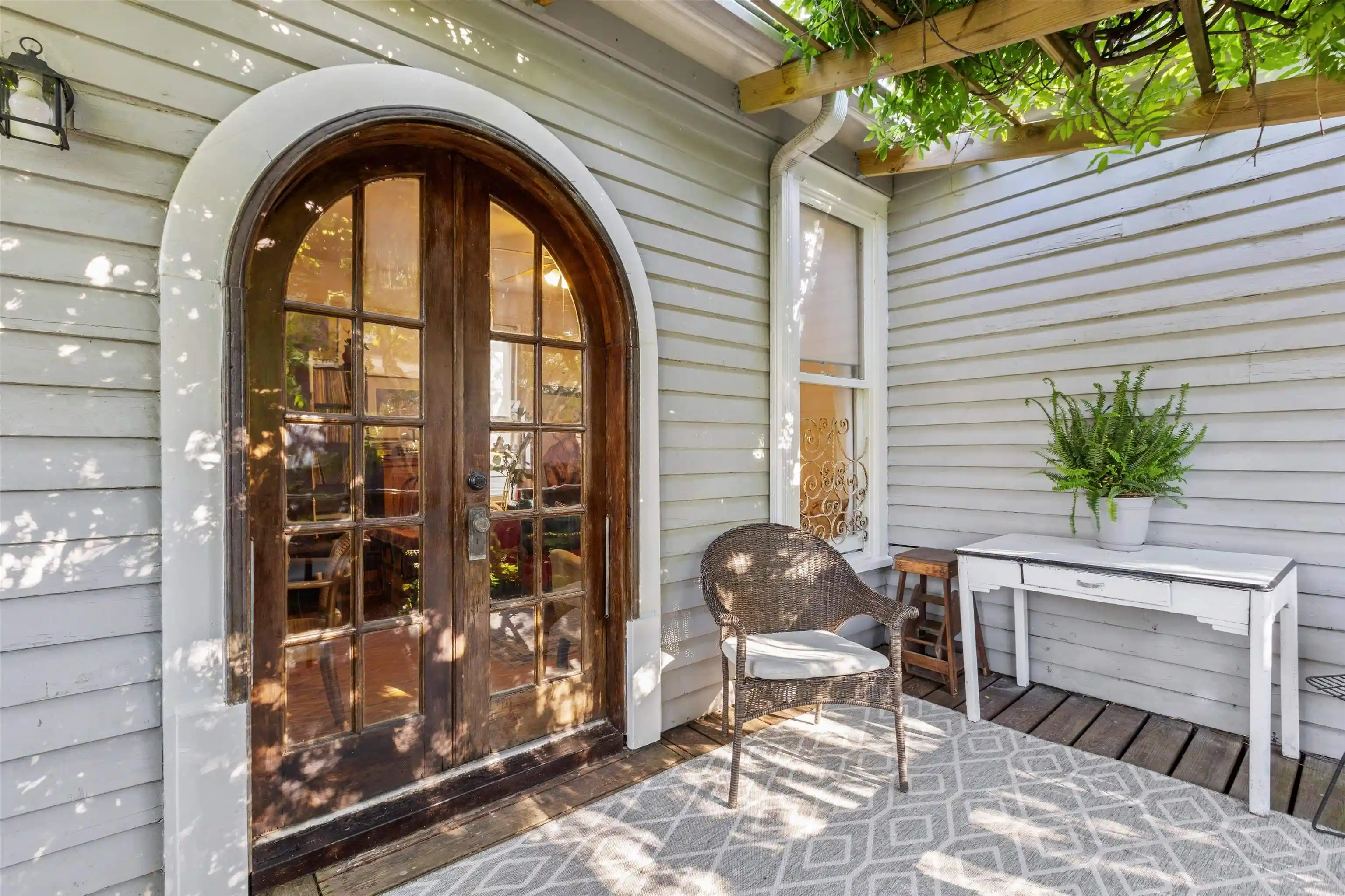 Photo 3 of Single family home for sale at 2094 Carr Ave, Memphis, TN 38104 | MLS# 10218657 | Listing updated on 2026-09-16