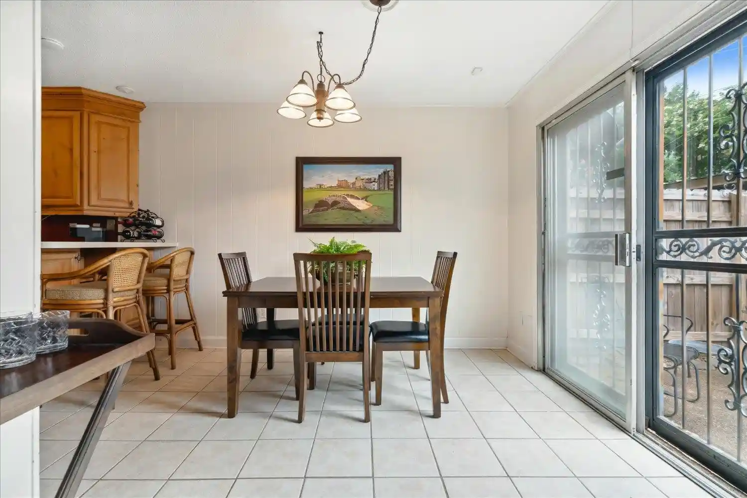 Photo 2 of Townhouse for sale at 435 N Highland St #2, Memphis, TN 38122 | MLS# 10218734 | Listing updated on 2026-08-26