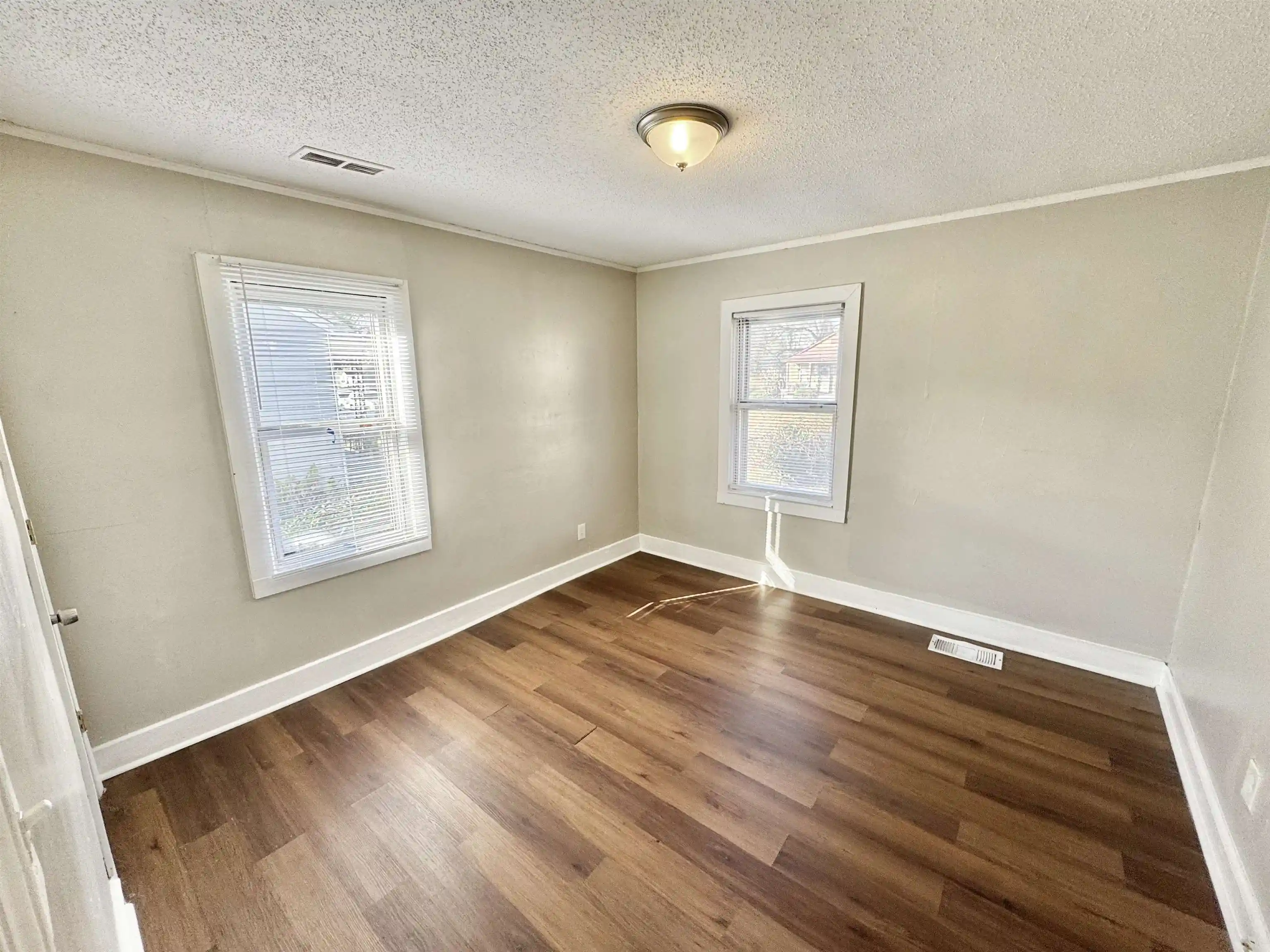 Homes for sale in Memphis, TN | 2071 Hubert Ave, Memphis, TN 38108 | MLS# 10218833