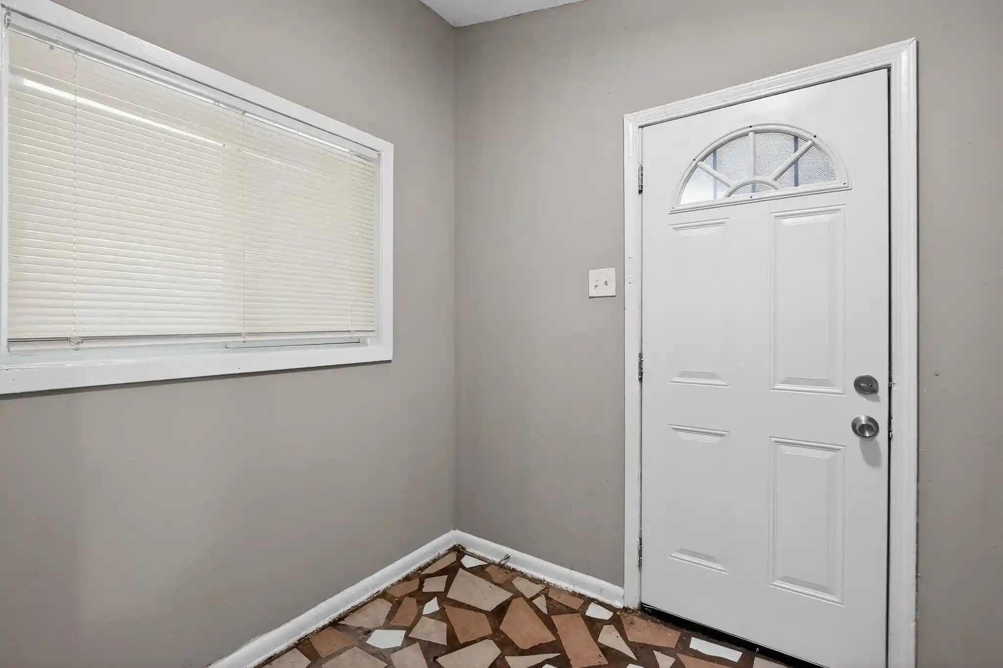 Photo 3 of Sale Pending at 794 Margie Dr, Memphis, TN 38127 | MLS# 10218880 | Listing updated on 2026-09-11