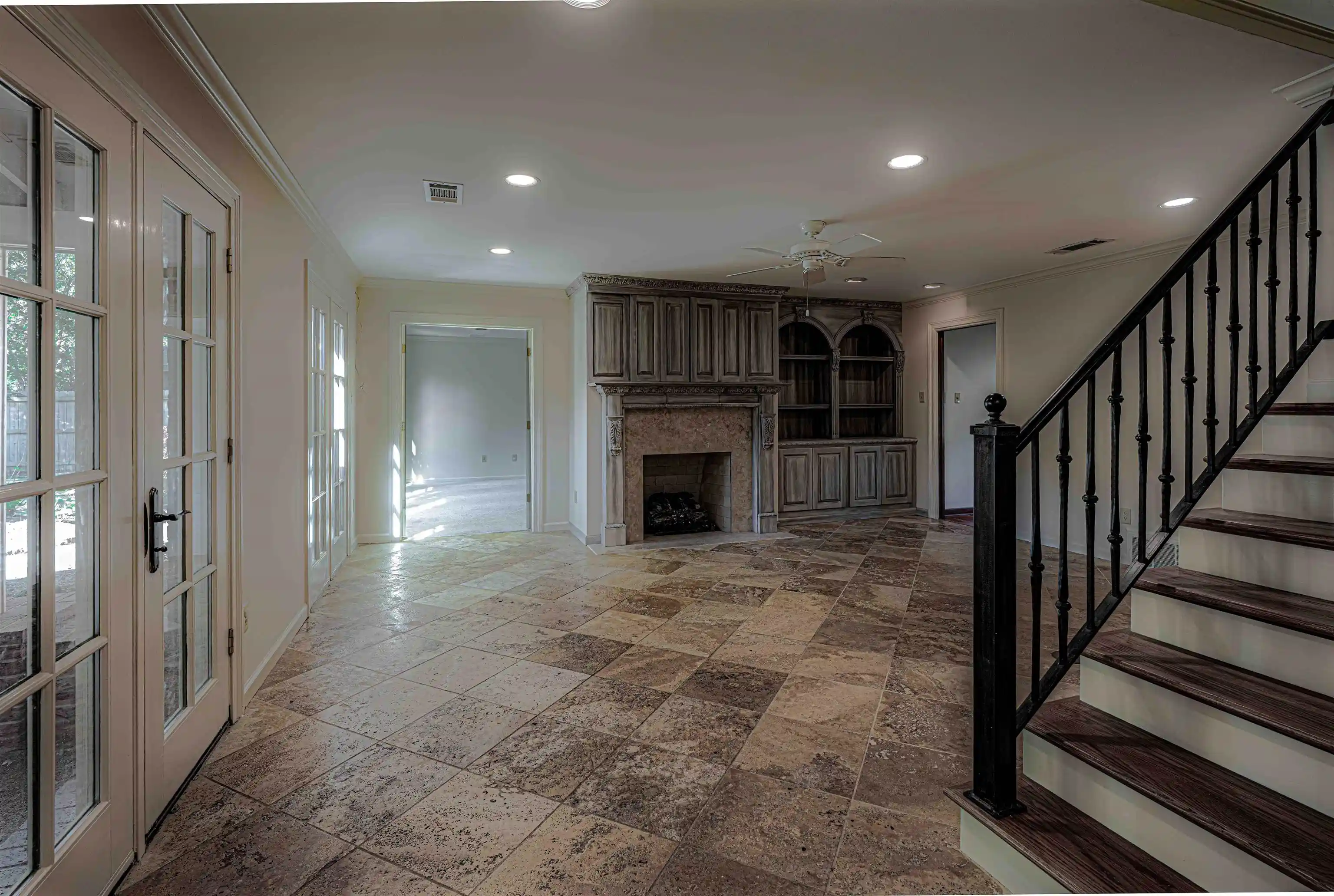 Photo 3 of Single family home for sale at 947 Rolling Oaks Ln, Collierville, TN 38017 | MLS# 10218904 | Listing updated on 2026-09-01