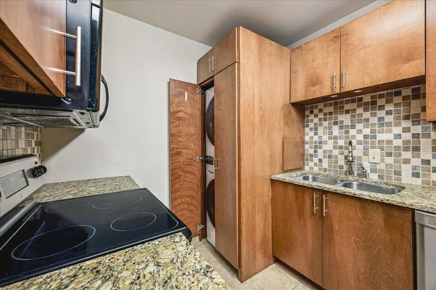 4th image of 2195 Poplar Ave, Memphis, TN 38104