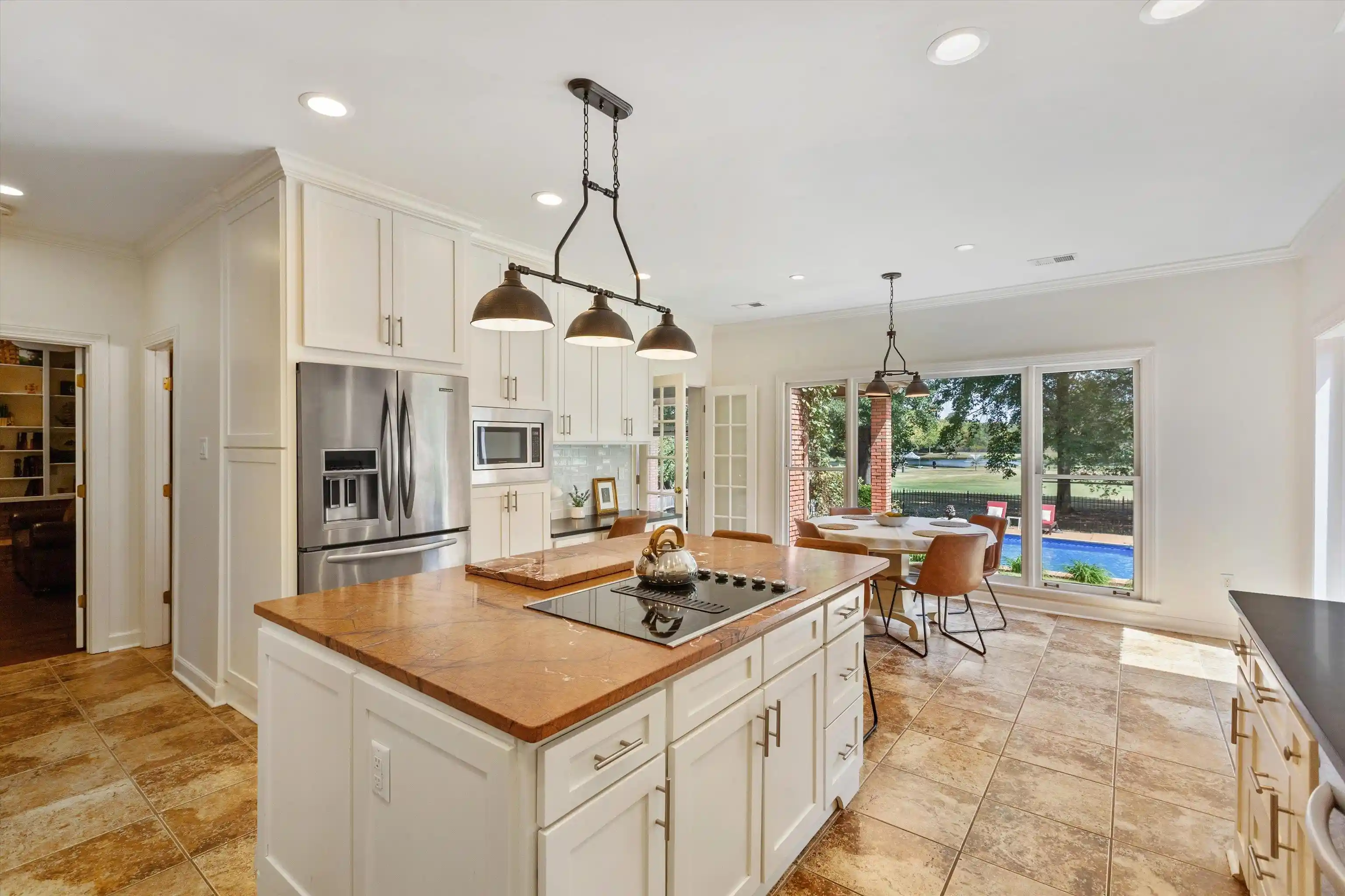 Photo 3 of Sale Pending at 2800 E Levee Oaks Dr, Collierville, TN 38017 | MLS# 10219105 | Listing updated on 2026-09-17