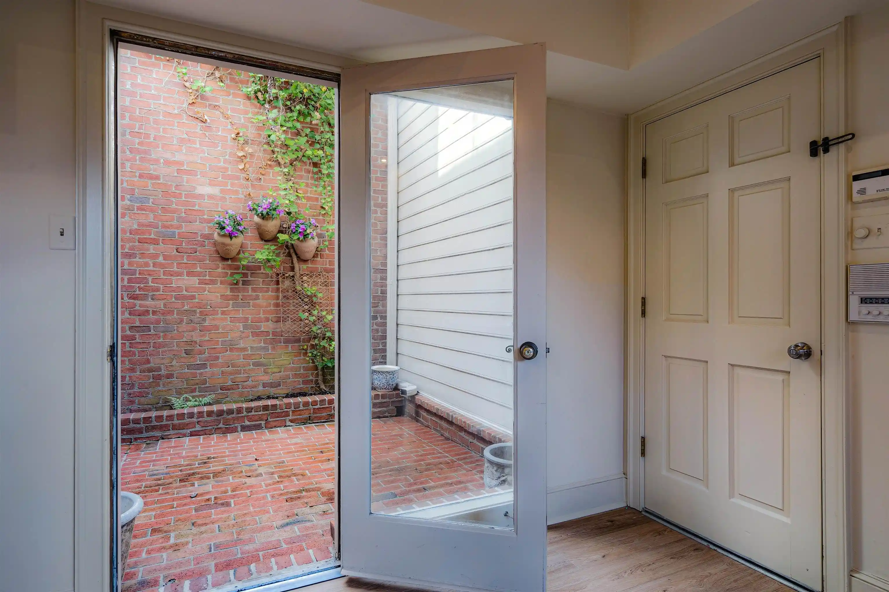 3rd image of 478 W Racquet Club Pl Dr #478, Memphis, TN 38117 | MLS# 10219121