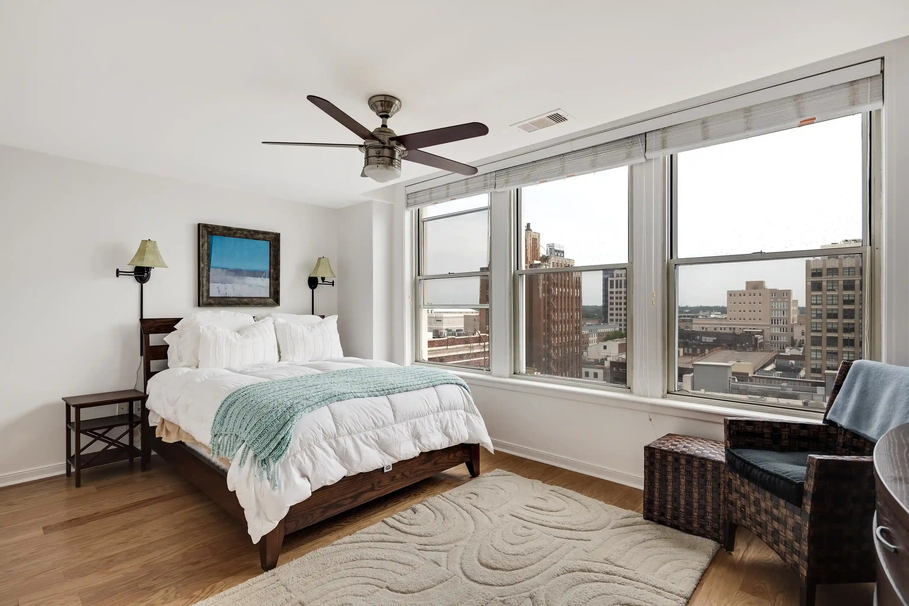 Listing Photo 4 - Condo for sale in building located at 66 Monroe #1004Th Ave, Memphis, TN 38103 - Unit #1004