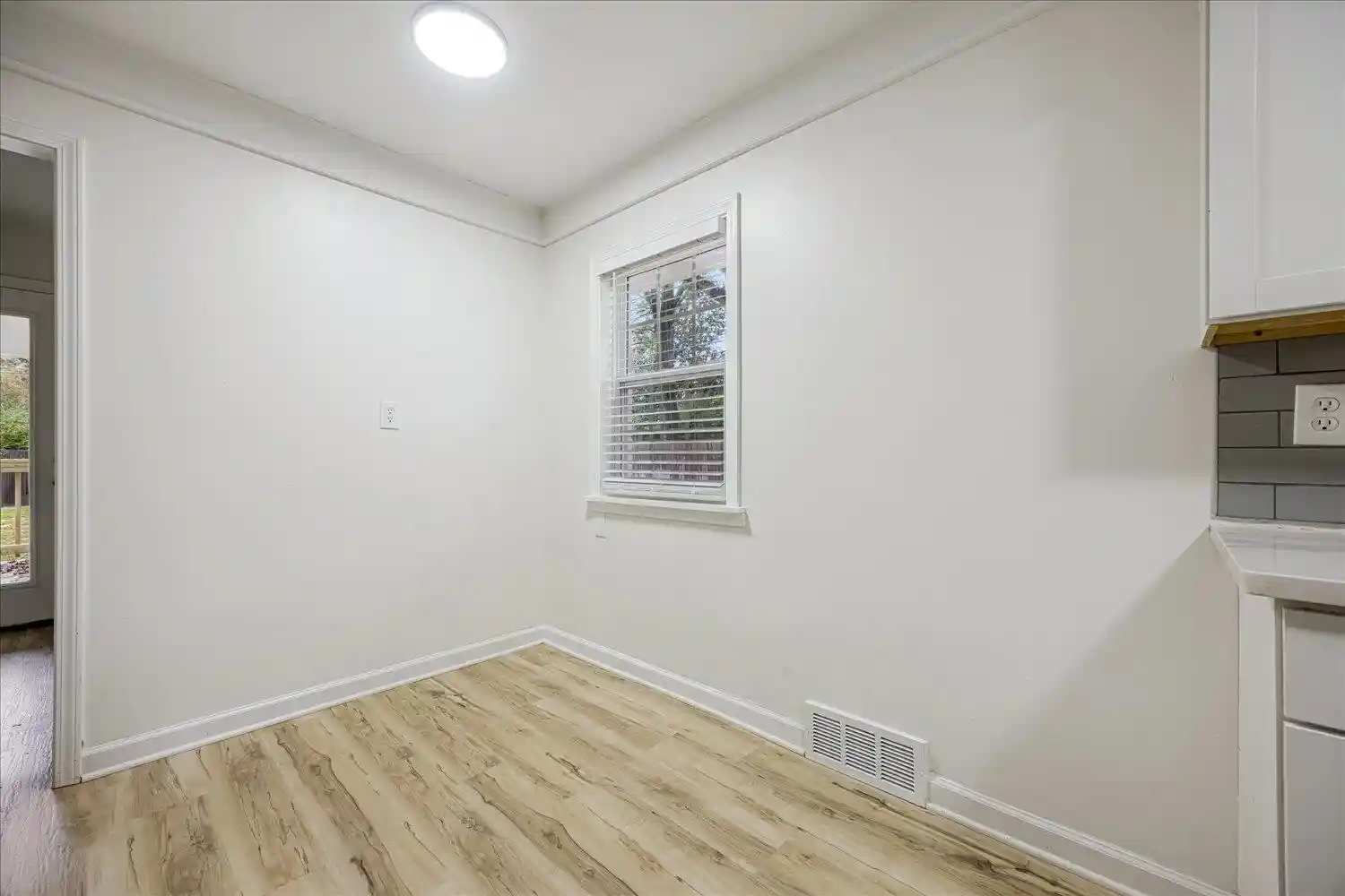 Photo 4 of Single family home for sale at 505 Eastbourne Pl, Memphis, TN 38117 | MLS# 10219211 | Listing updated on 2026-04-14