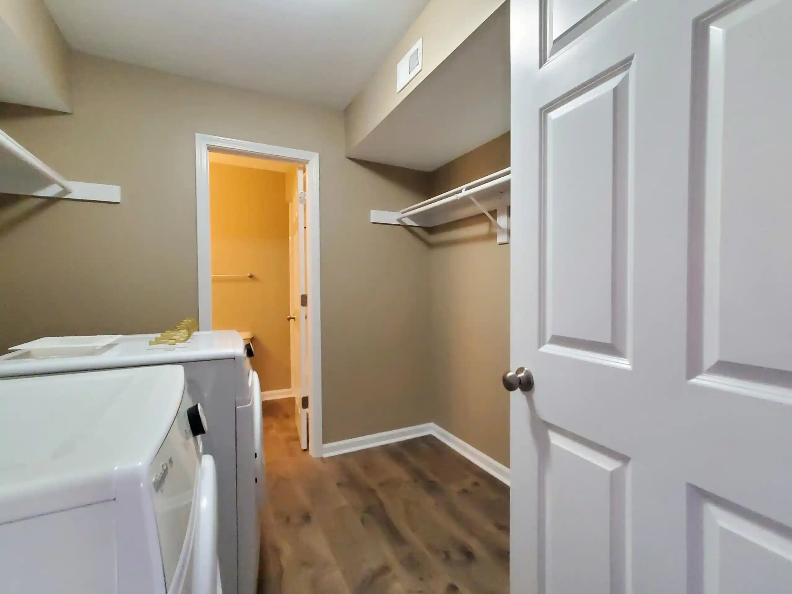Photo 3 of Townhouse for sale at 6767 Meadow Oak Pl #3, Memphis, TN 38120 | MLS# 10219352 | Listing updated on 2026-08-03