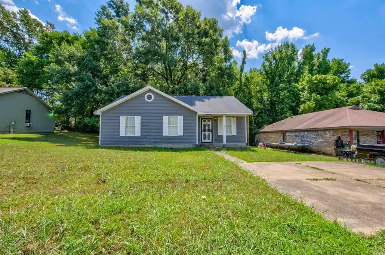 Photo 1 of Single family home for sale at 3872 Windermere Dr, Memphis, TN 38128 | MLS# 10219397 | Listing updated on 2026-08-19