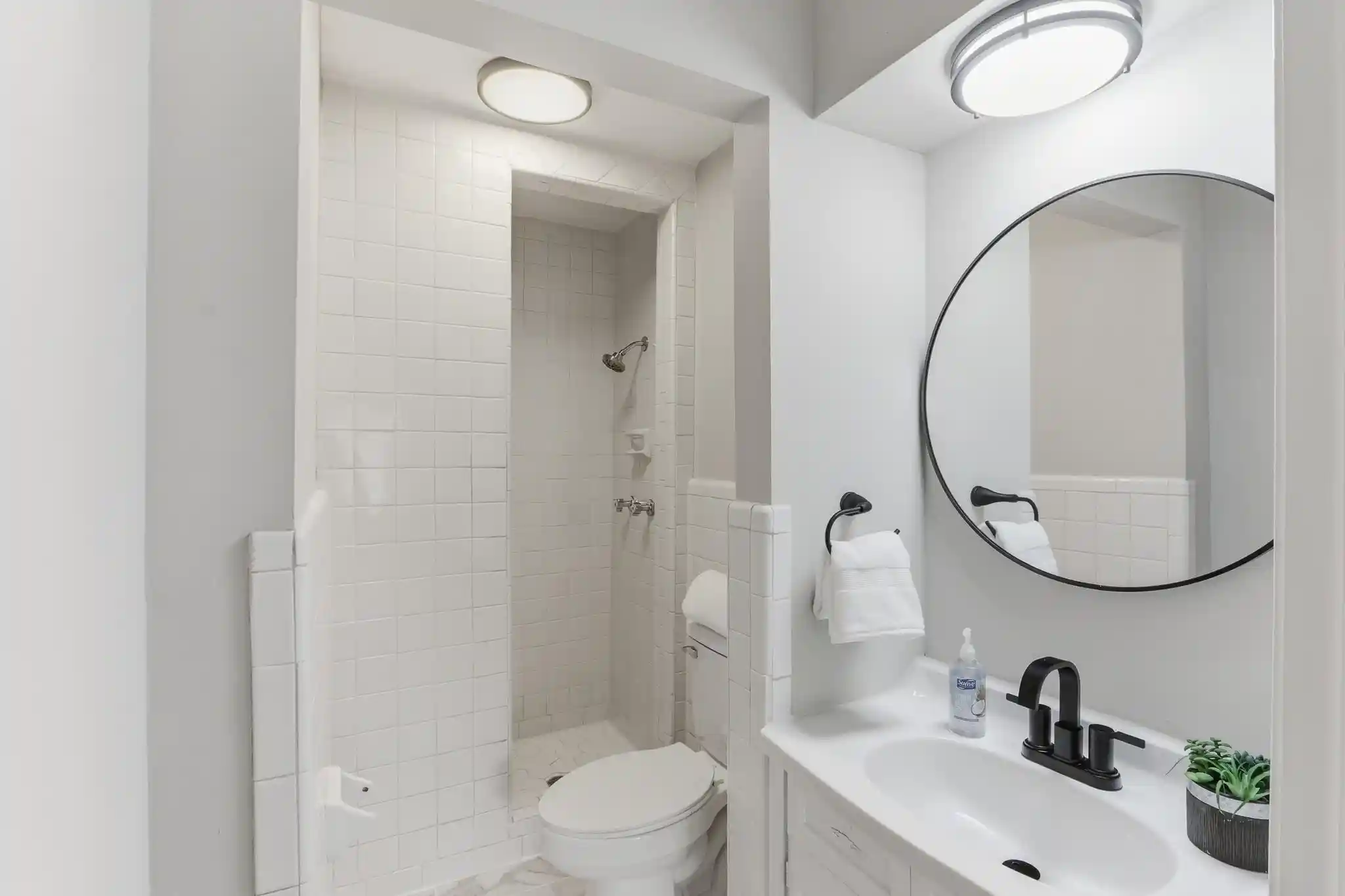 Photo 1 of Single family home for sale at 312 N Fernway Rd, Memphis, TN 38117 | MLS# 10219435 | Listing updated on 2026-09-17
