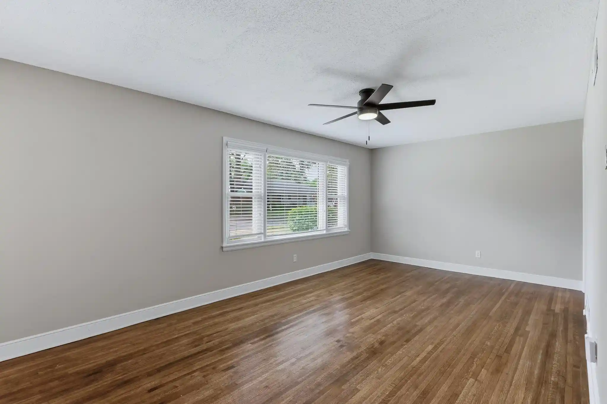 Photo 4 of Single family home for sale at 312 N Fernway Rd, Memphis, TN 38117 | MLS# 10219435 | Listing updated on 2026-09-17