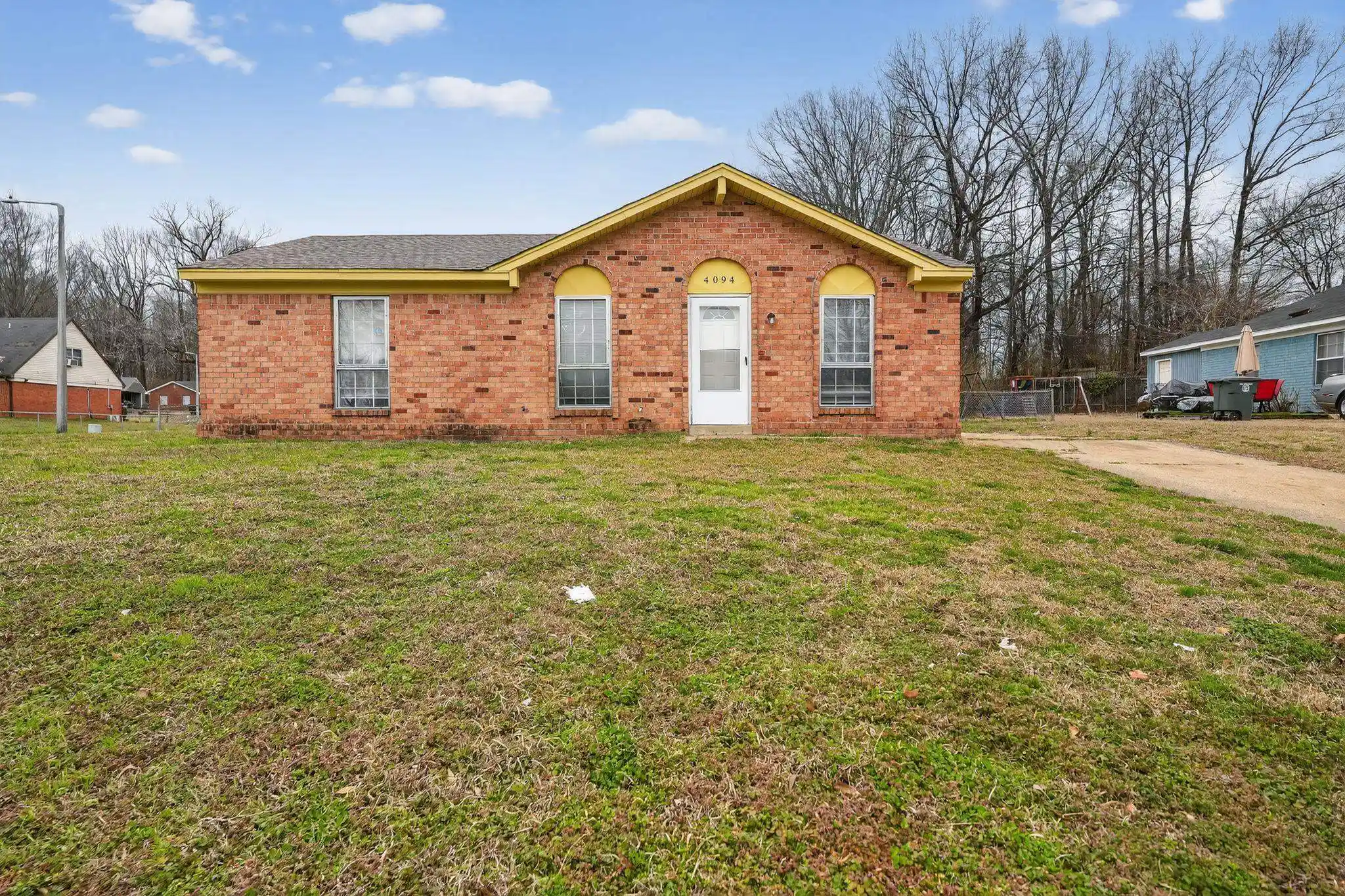 Photo 1 of Sale Pending at 4094 Double Tree Rd, Memphis, TN 38109 | MLS# 10219438 | Listing updated on 2026-09-11