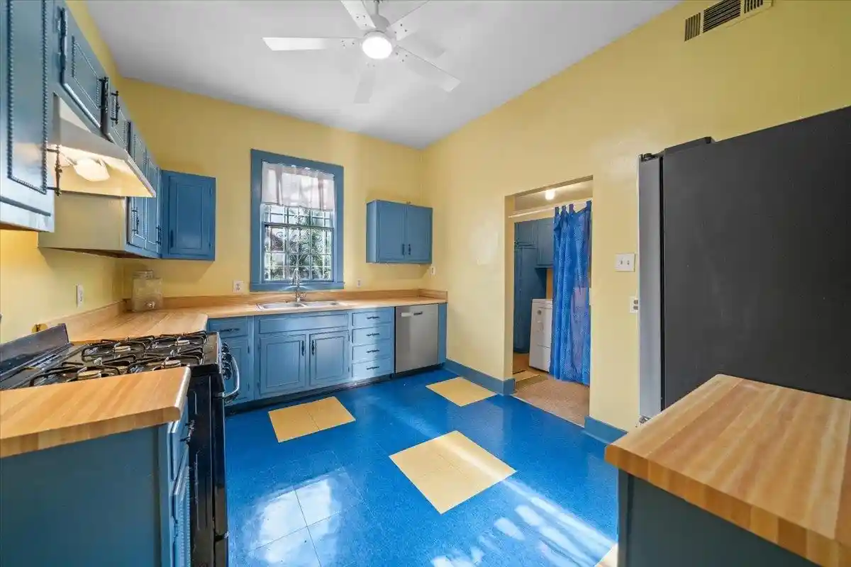 Photo 3 of Single family home for sale at 885 S Cox St, Memphis, TN 38104 | MLS# 10219474 | Listing updated on 2026-08-26