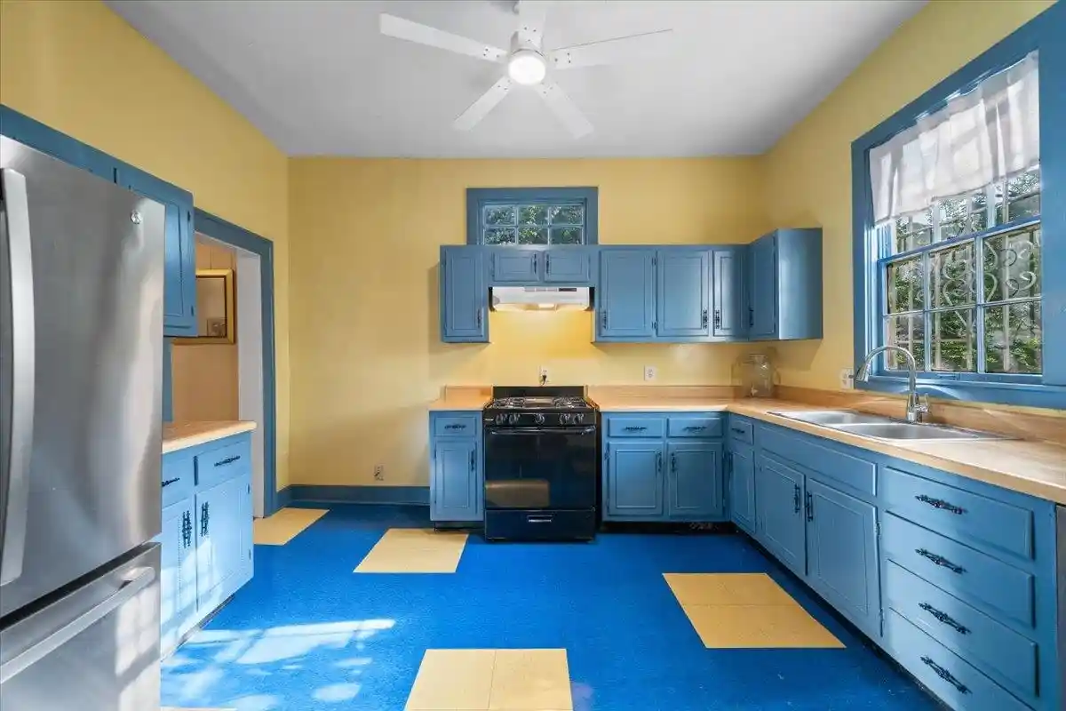 Photo 4 of Single family home for sale at 885 S Cox St, Memphis, TN 38104 | MLS# 10219474 | Listing updated on 2026-08-26