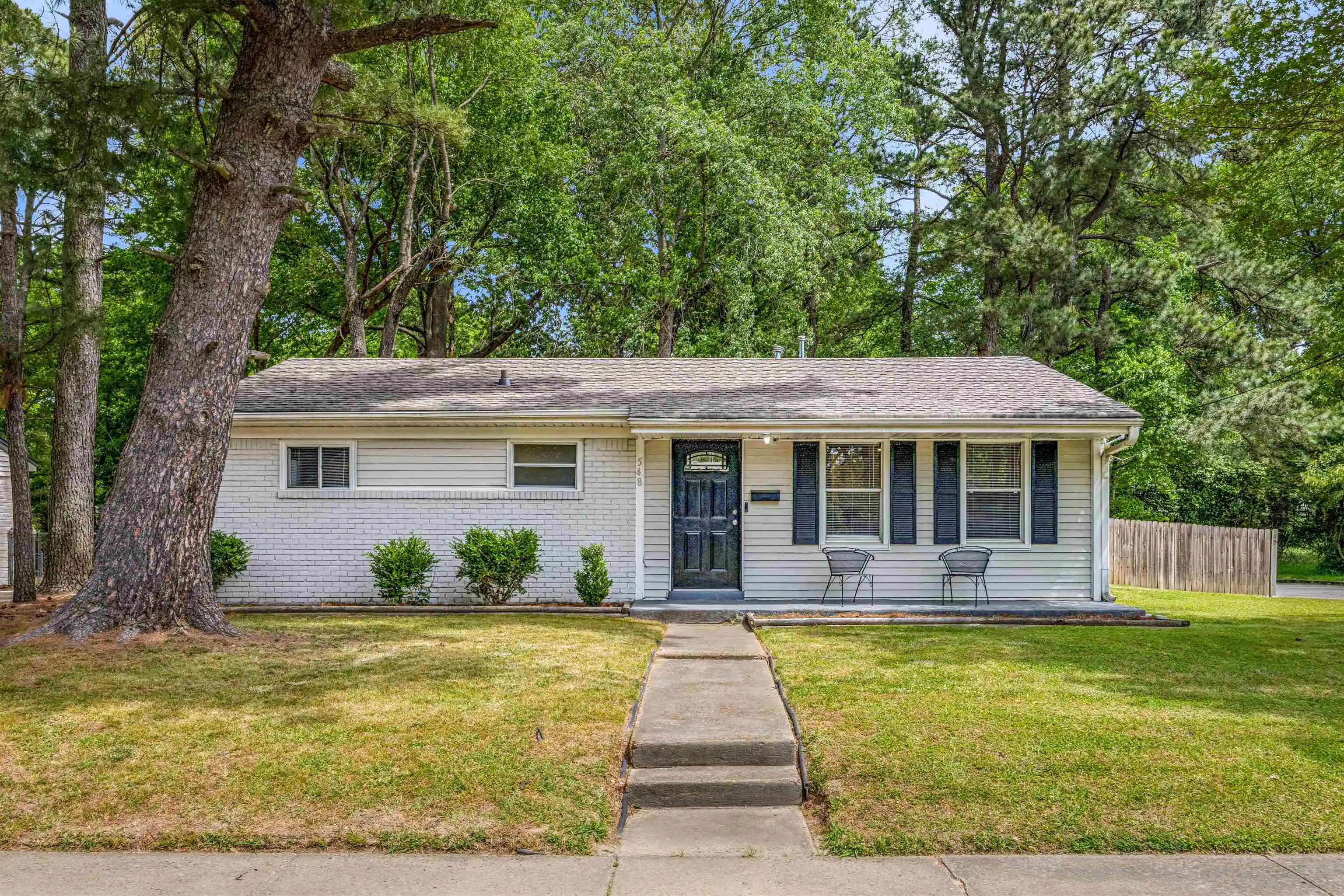 Photo 1 of Sale Pending at 548 Herzl St, Memphis, TN 38117 | MLS# 10219495 | Listing updated on 2026-10-14