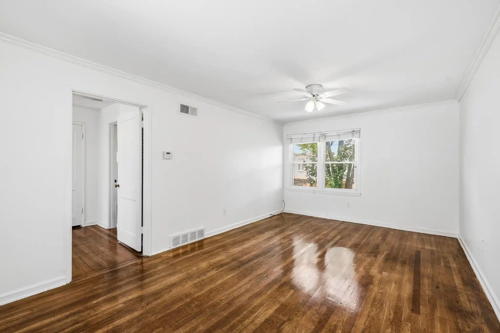 Photo 2 of Townhouse for sale at 2997 Walnut Grv Rd #3, Memphis, TN 38111 | MLS# 10219521 | Listing updated on 2026-06-22