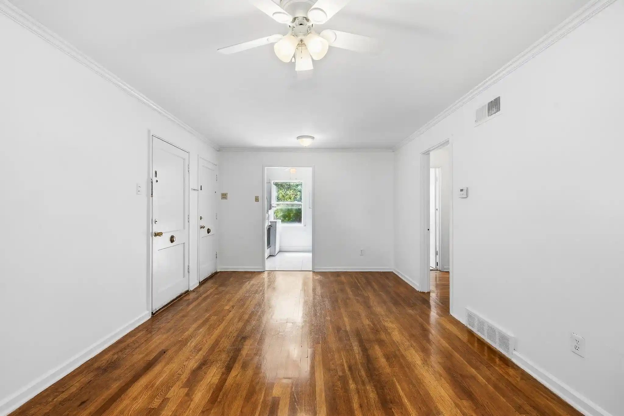 Photo 4 of Townhouse for sale at 2997 Walnut Grv Rd #3, Memphis, TN 38111 | MLS# 10219521 | Listing updated on 2026-06-22