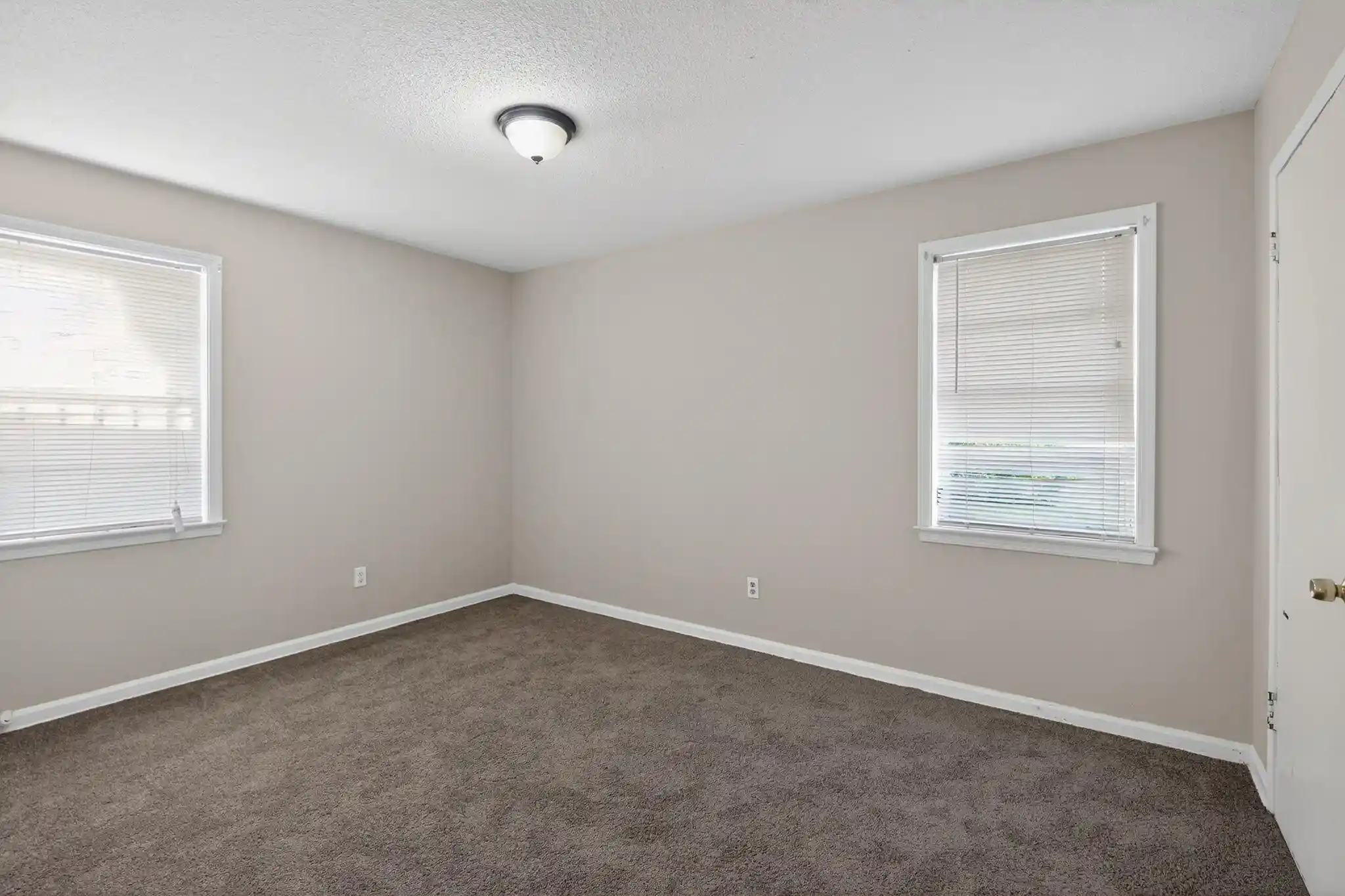 2nd image of 721 Western Park Dr, Memphis, TN 38109 | MLS# 10219553