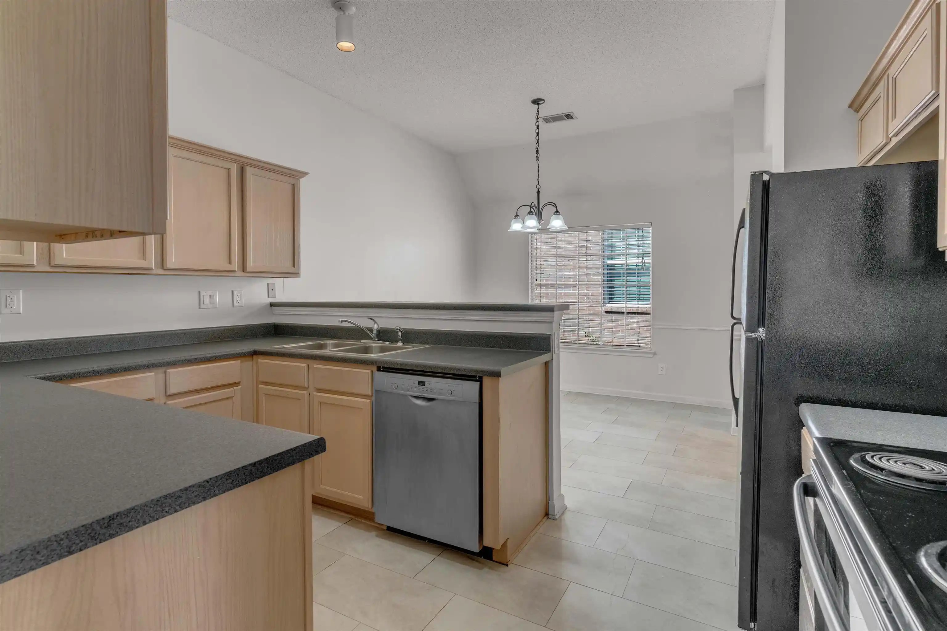 Photo 3 of Sale Pending at 1059 Cross Meadow Rd, Cordova, TN 38018 | MLS# 10219572 | Listing updated on 2026-07-30