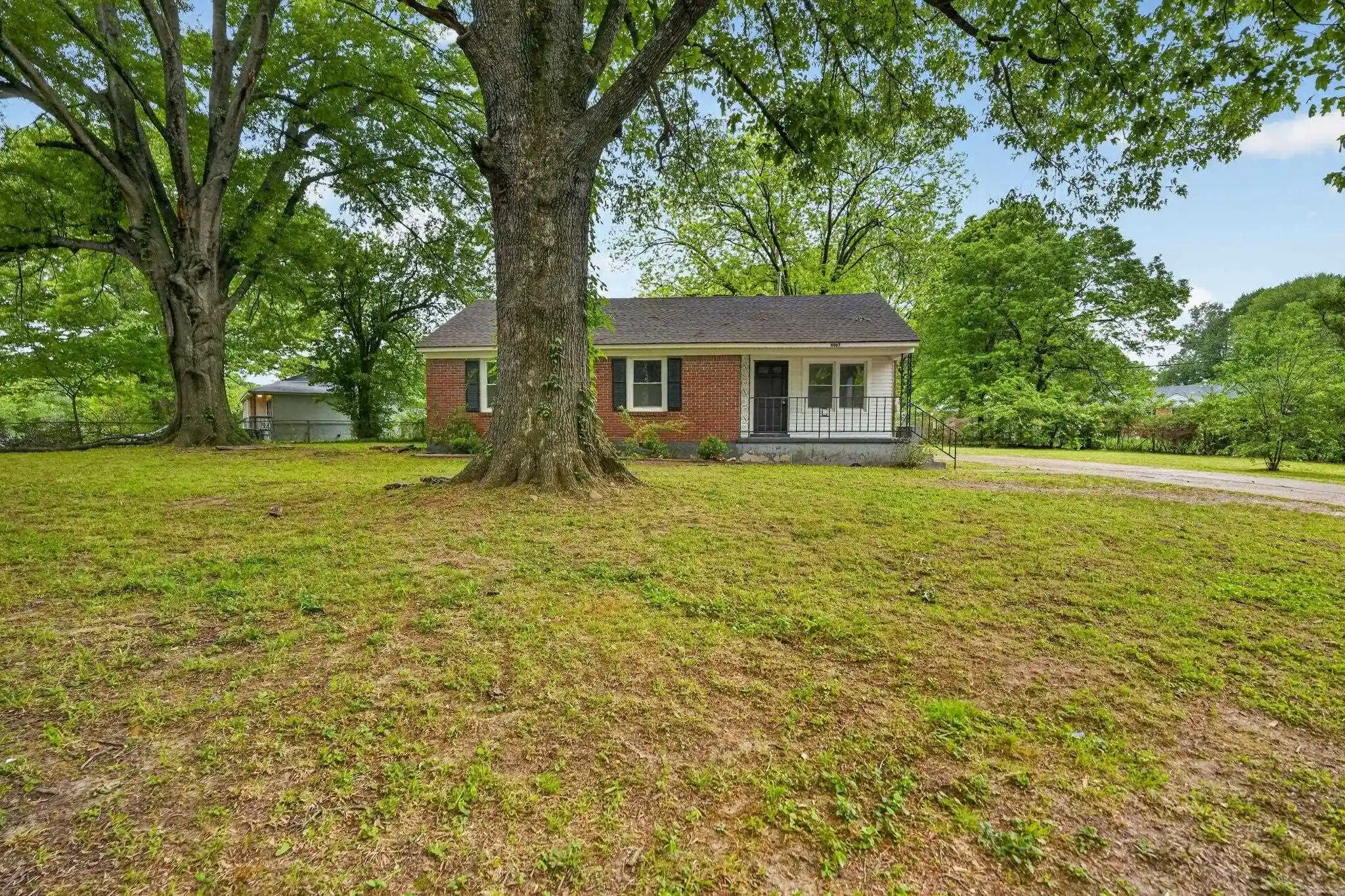 Homes for sale in Memphis, TN | 4067 Grantham Rd, Memphis, TN 38109 | MLS# 10219584