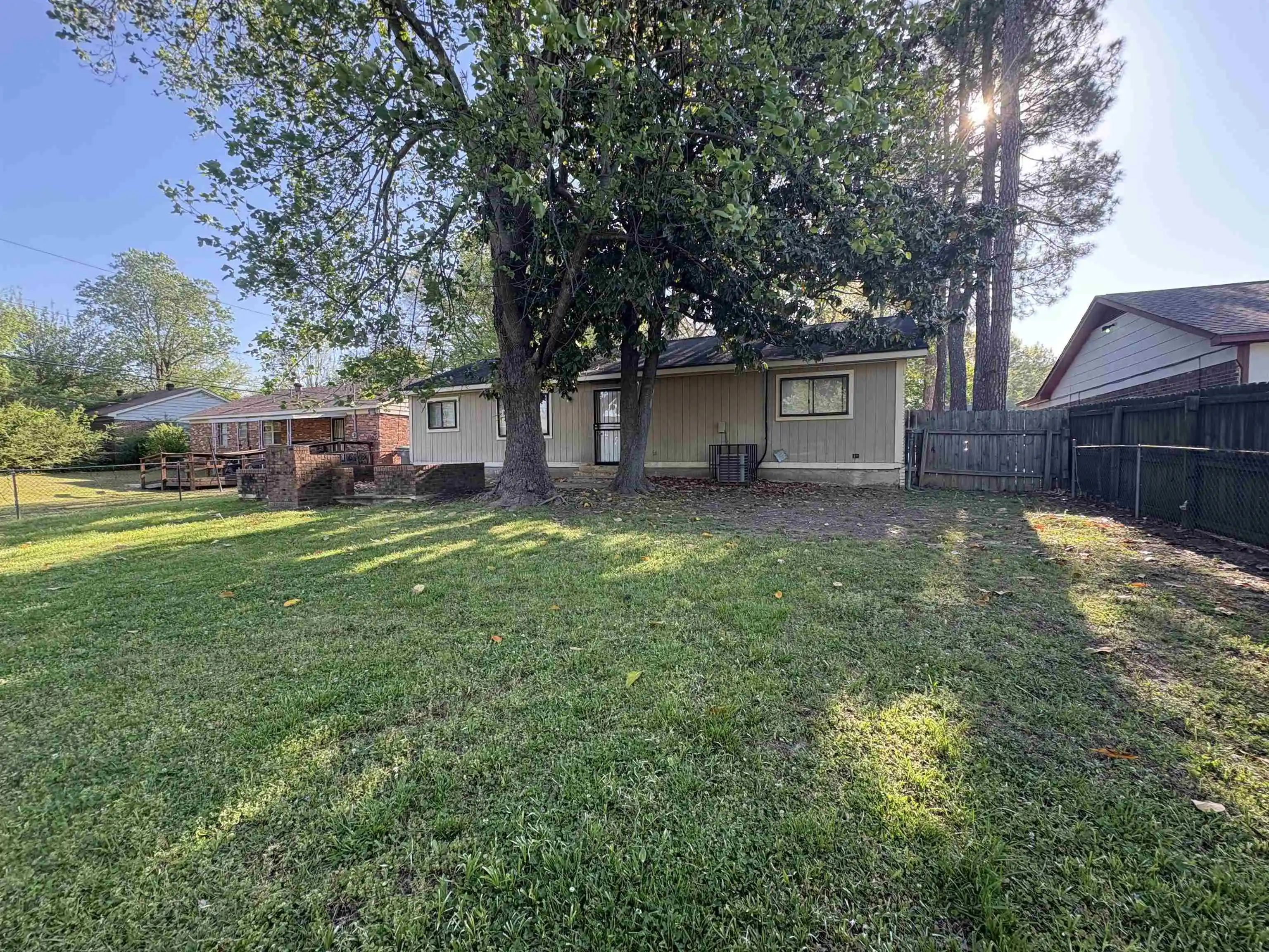 Photo 3 of Sale Pending at 3929 Pippin St, Memphis, TN 38128 | MLS# 10219590 | Listing updated on 2026-09-10