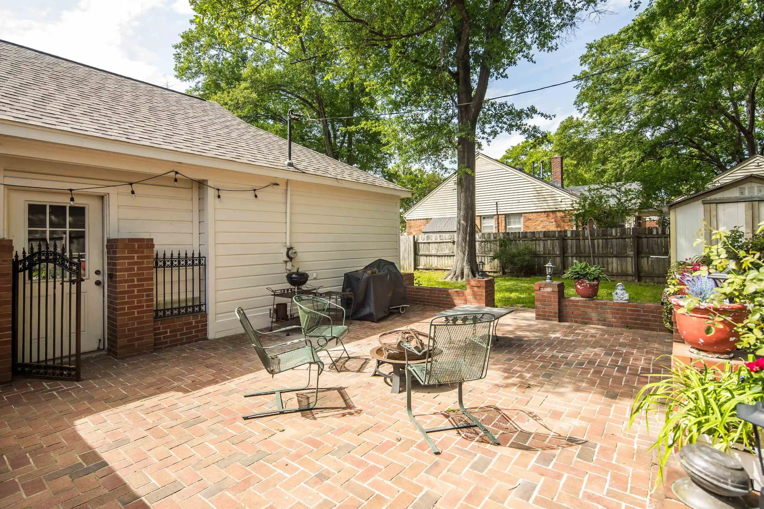 Photo 2 of Single family home for sale at 5250 Sequoia Ave, Memphis, TN 38120 | MLS# 10219659 | Listing updated on 2026-07-30