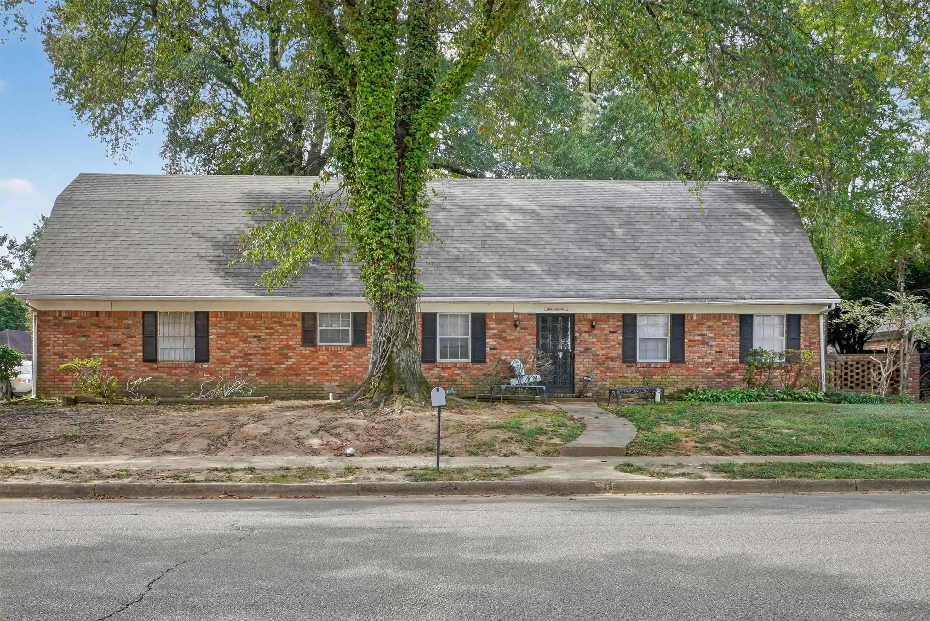Photo 2 of Single family home for sale at 3083 Emerald St, Memphis, TN 38115 | MLS# 10219679 | Listing updated on 2026-07-13
