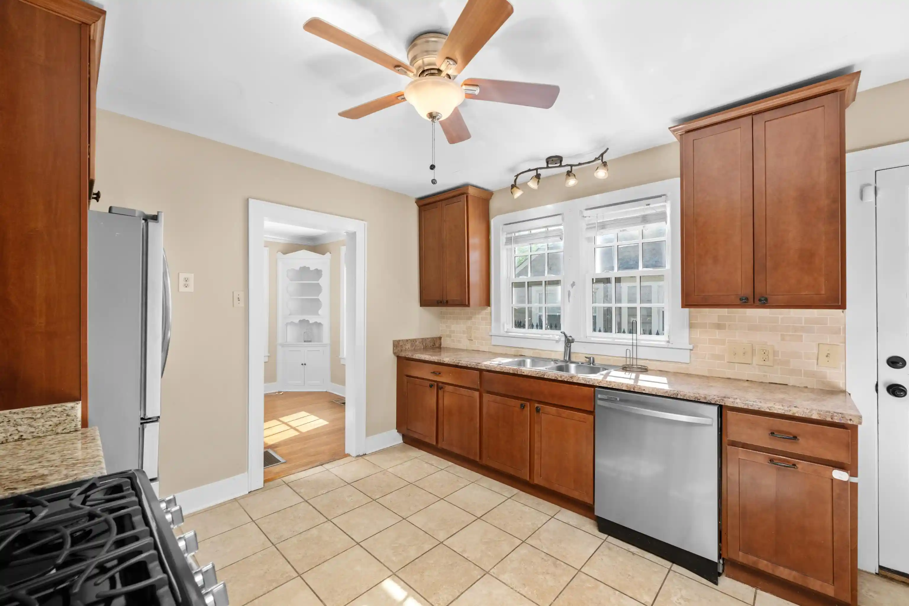 3rd image of 3592 Cowden Ave, Memphis, TN 38111 | MLS# 10219811