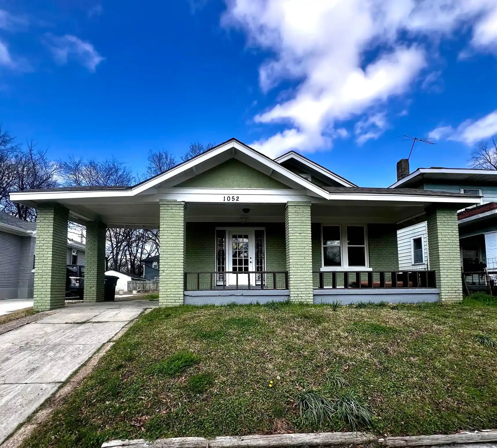 Photo 1 of Single family home for sale at 1052 Faxon Ave, Memphis, TN 38105 | MLS# 10219815 | Listing updated on 2026-04-22