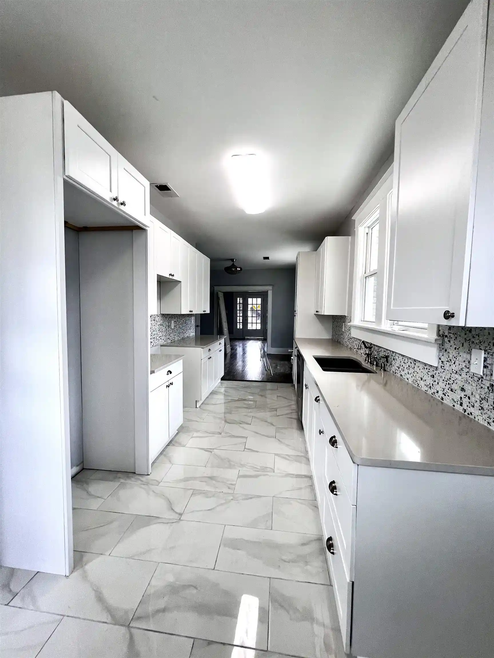 Photo 4 of Single family home for sale at 1052 Faxon Ave, Memphis, TN 38105 | MLS# 10219815 | Listing updated on 2026-04-22