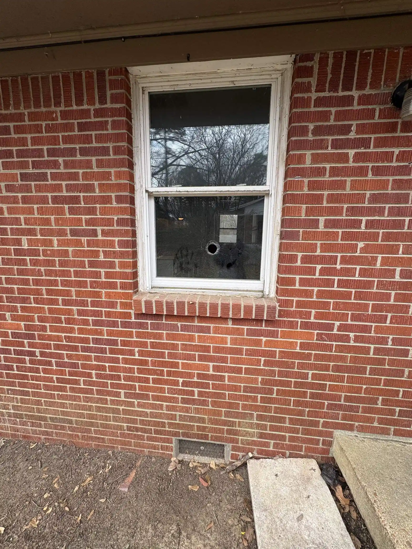 Photo 3 of Sale Pending at 3710 Hermitage Dr, Memphis, TN 38116 | MLS# 10219961 | Listing updated on 2026-09-17