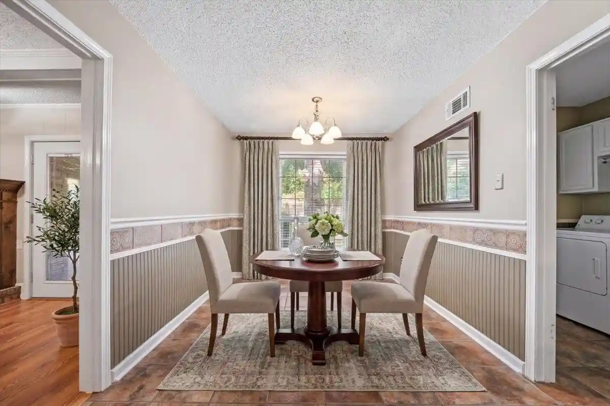 Photo 3 of Sale Pending at 1815 Boulinwood Ln, Germantown, TN 38138 | MLS# 10219971 | Listing updated on 2026-09-10