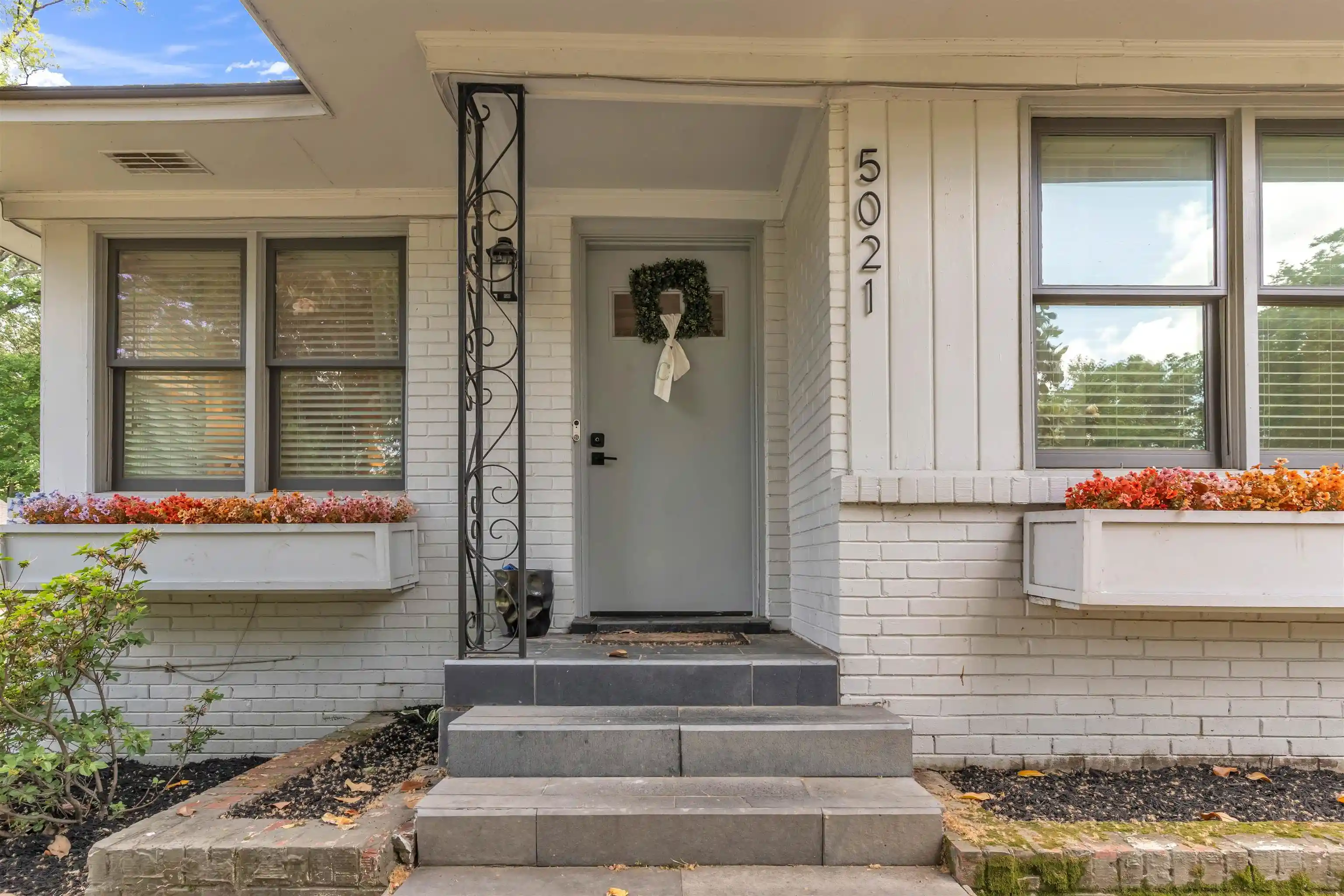 Photo 1 of Single family home for sale at 5021 Normandy Ln, Memphis, TN 38117 | MLS# 10220051 | Listing updated on 2026-09-13