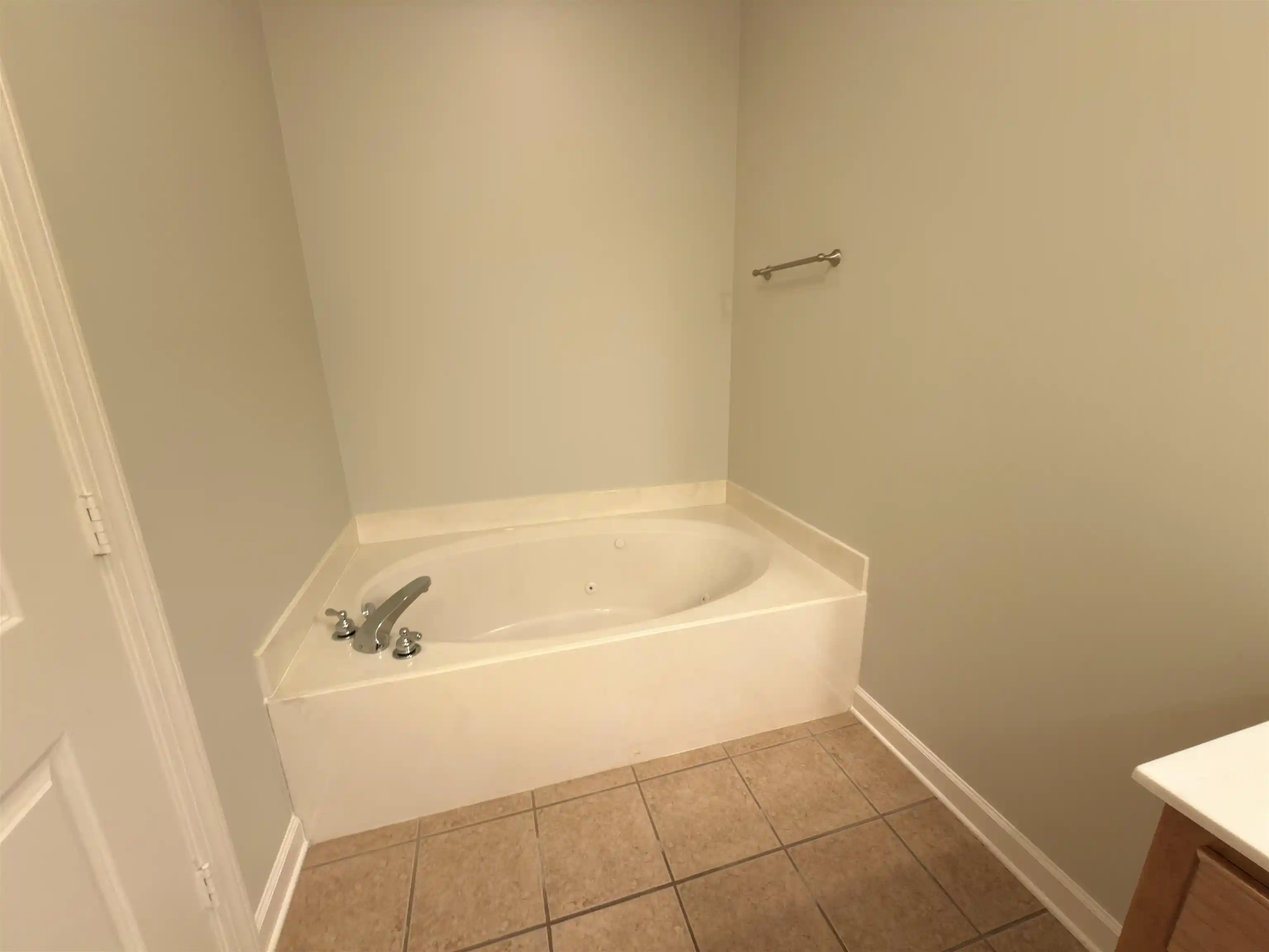 Photo 3 of Condo for sale at 1595 Dexter Grv Ct #101, Cordova, TN 38016 | MLS# 10220069 | Listing updated on 2026-09-02