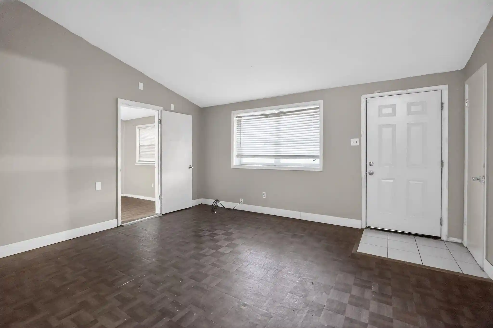 Photo 4 of Single family home for sale at 4504 Neely Rd, Memphis, TN 38109 | MLS# 10220093 | Listing updated on 2026-10-08