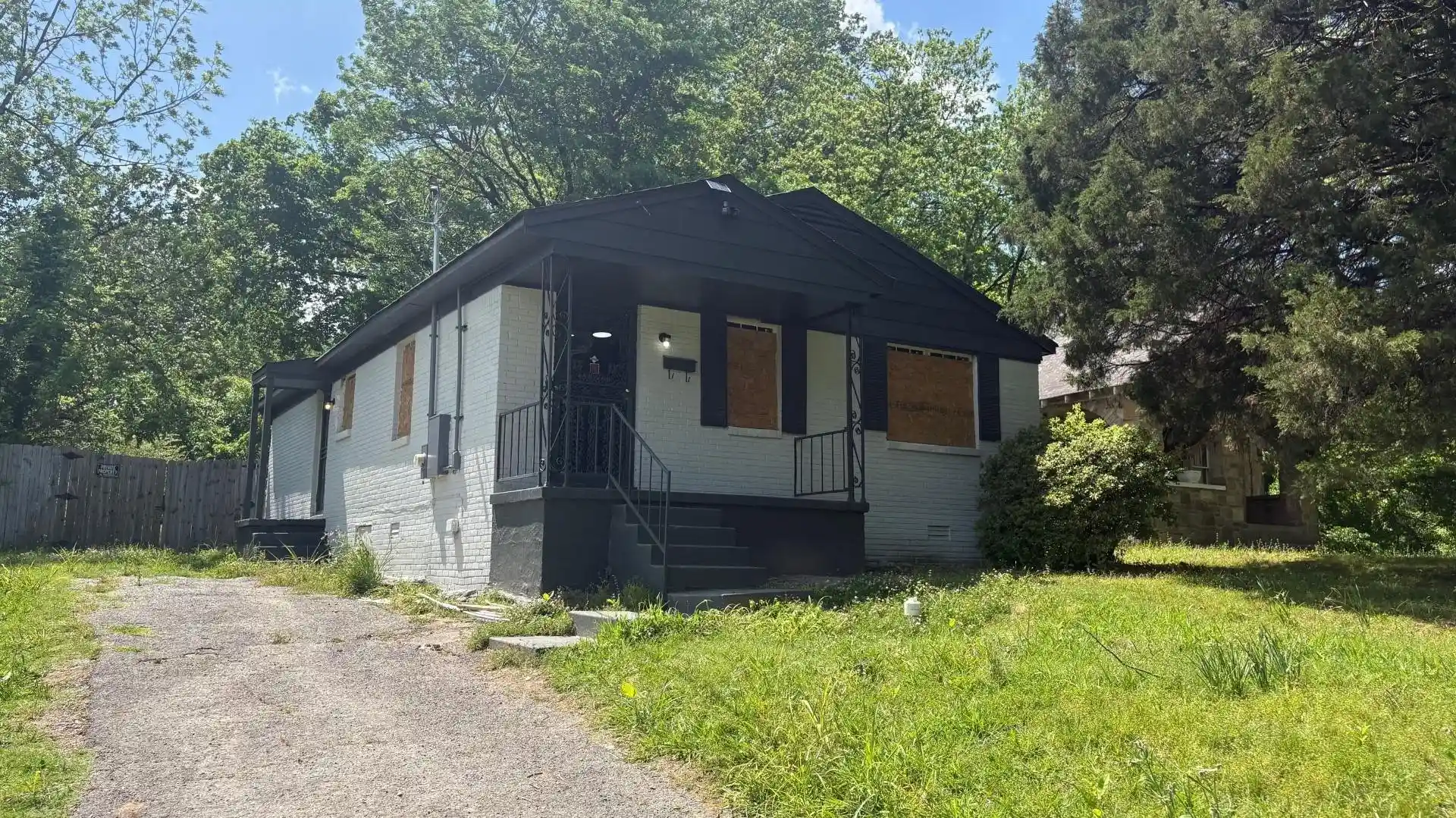 Photo 1 of Single family home for sale at 1889 Marjorie St, Memphis, TN 38106 | MLS# 10220337 | Listing updated on 2026-08-31