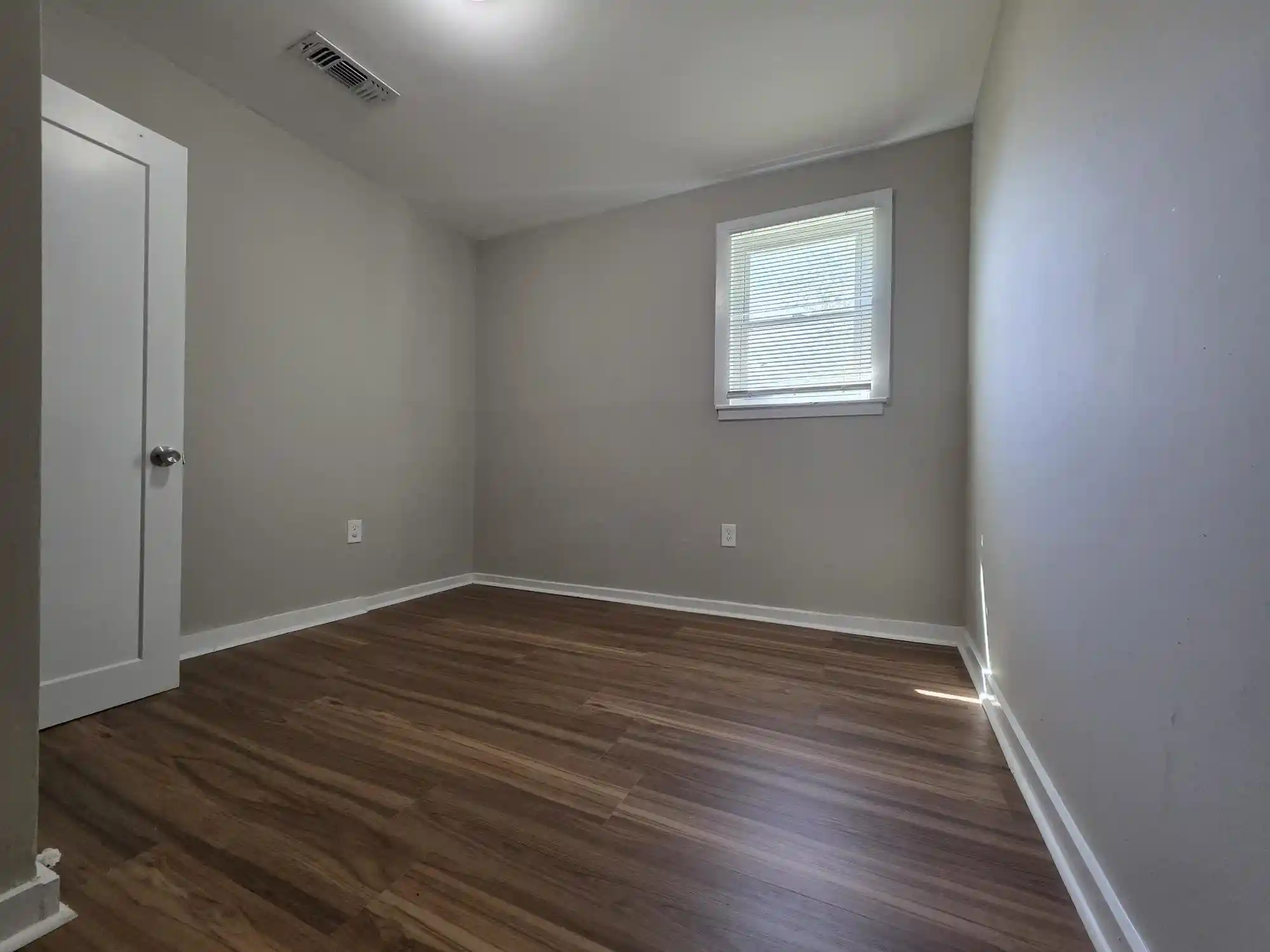2nd image of 1319 Nicholas St, Memphis, TN 38107 | MLS# 10220347