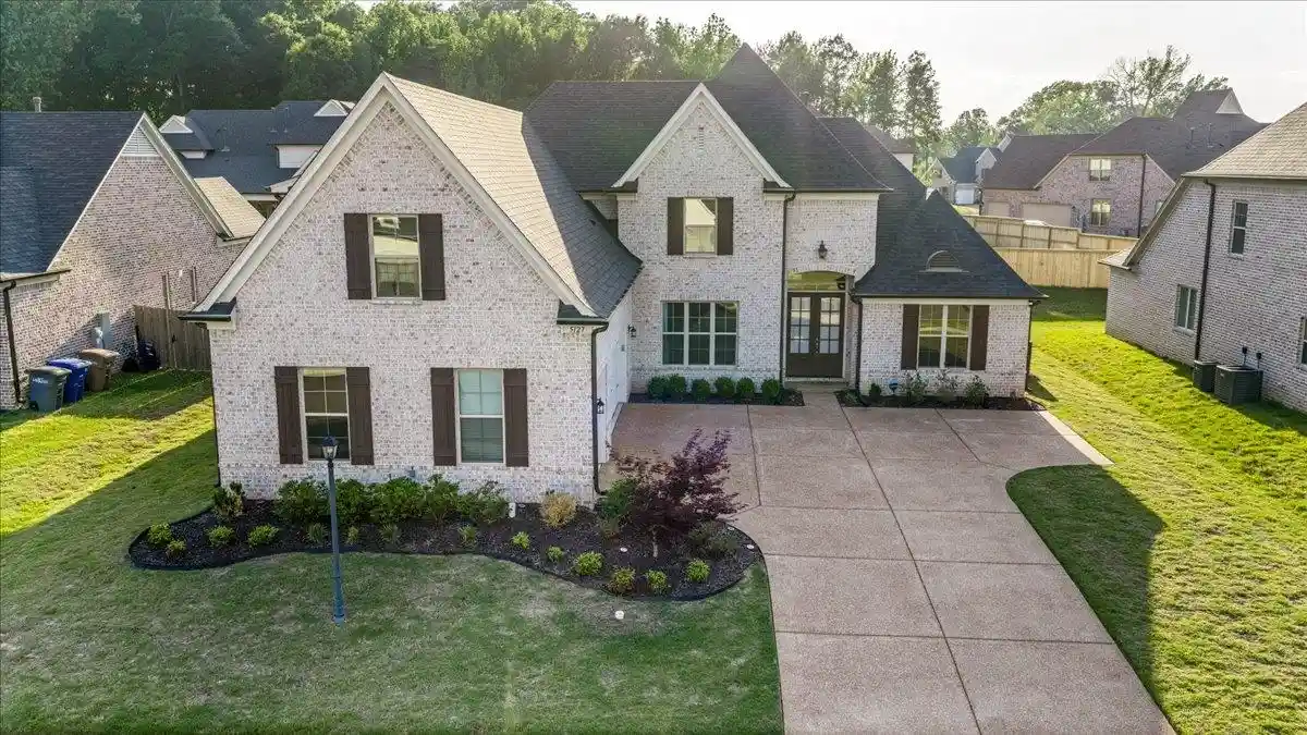 Homes for sale in Lakeland, TN | 5127 Lawrenceburg Ln, Lakeland, TN 38002 | MLS# 10220351