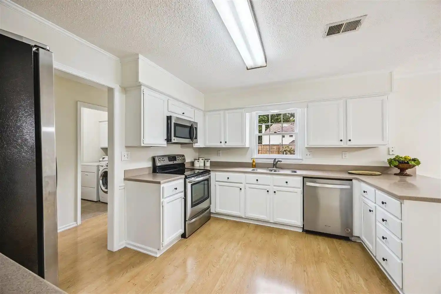5th image of 8832 Aldershot Dr, Germantown, TN 38139 | MLS# 10220382