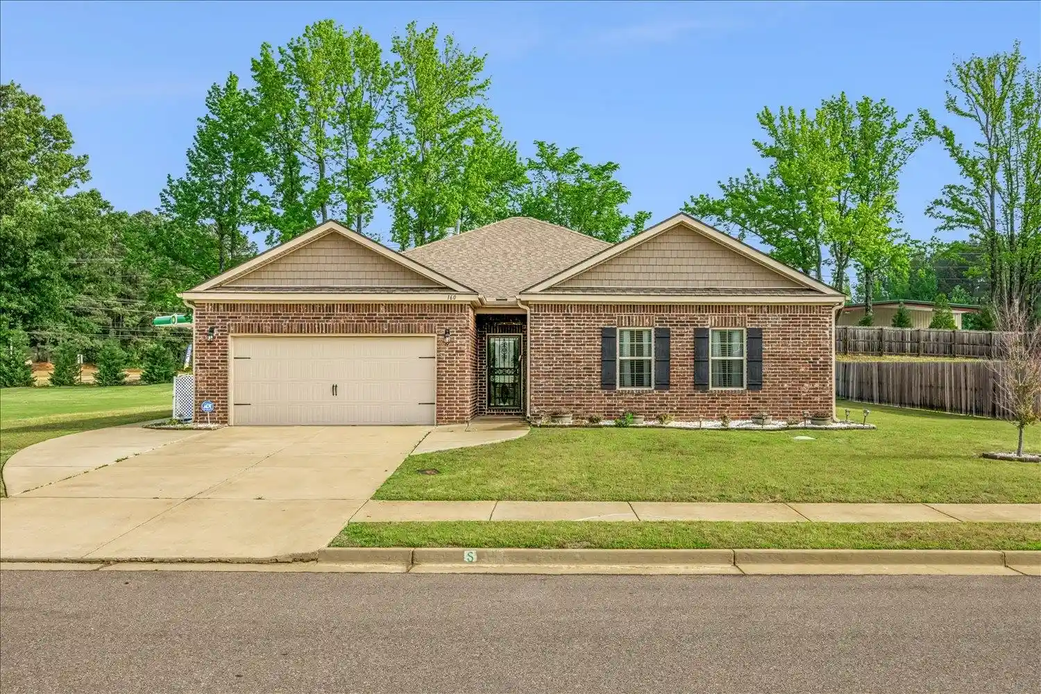 Homes for sale in Atoka, TN | 160 Empire Ln, Atoka, TN 38004 | MLS# 10220405
