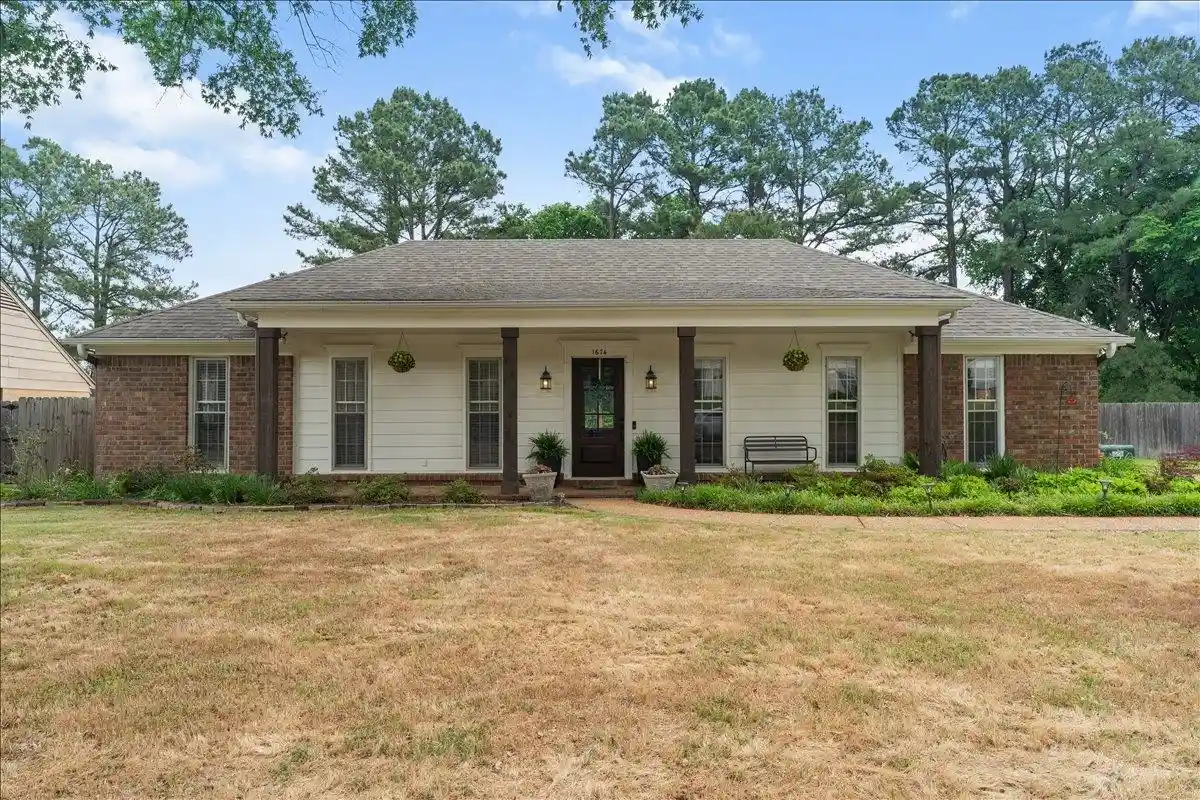 1st image of 1674 Brierbrook Rd, Germantown, TN 38138 | MLS# 10220485