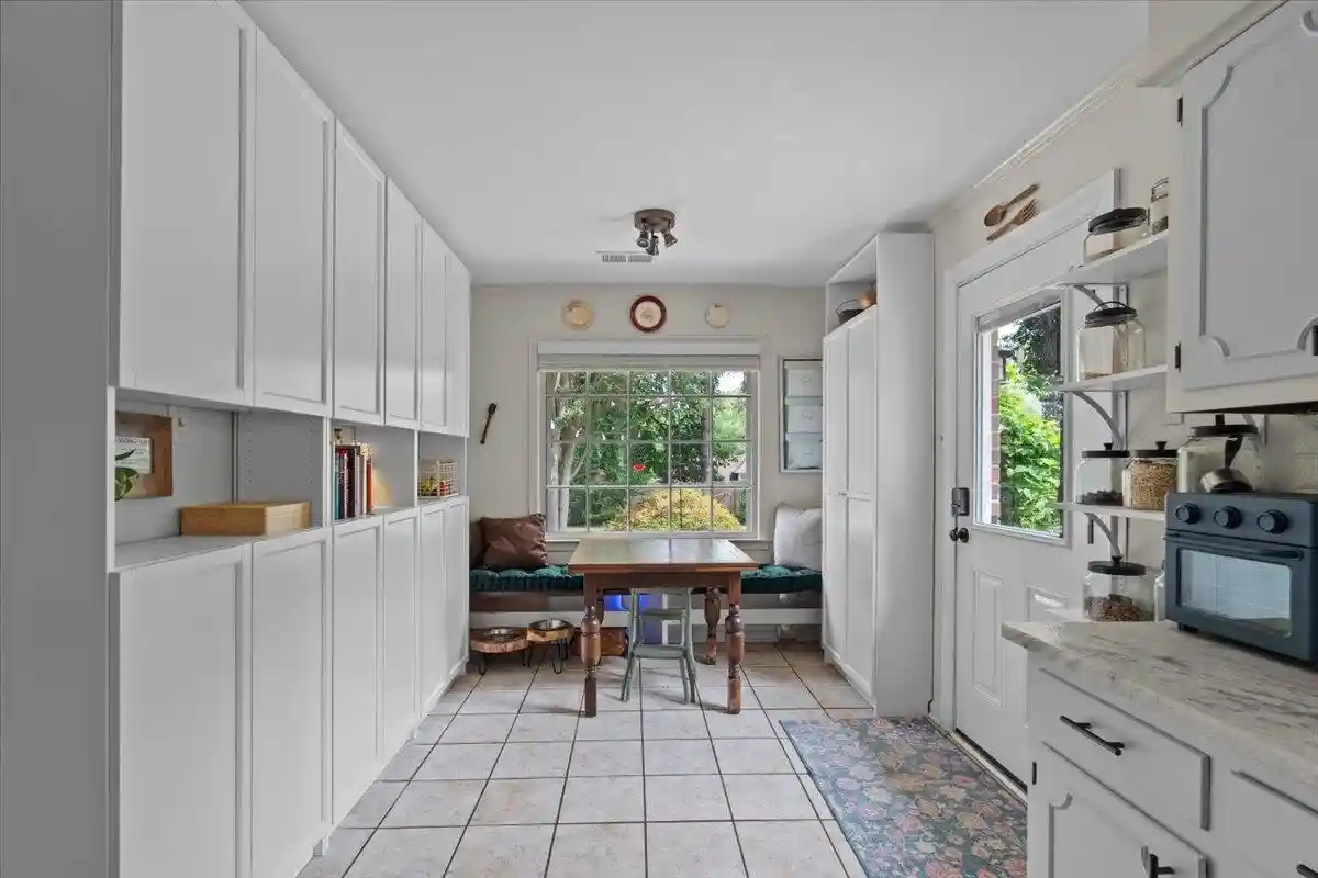 2nd image of 1674 Brierbrook Rd, Germantown, TN 38138 | MLS# 10220485